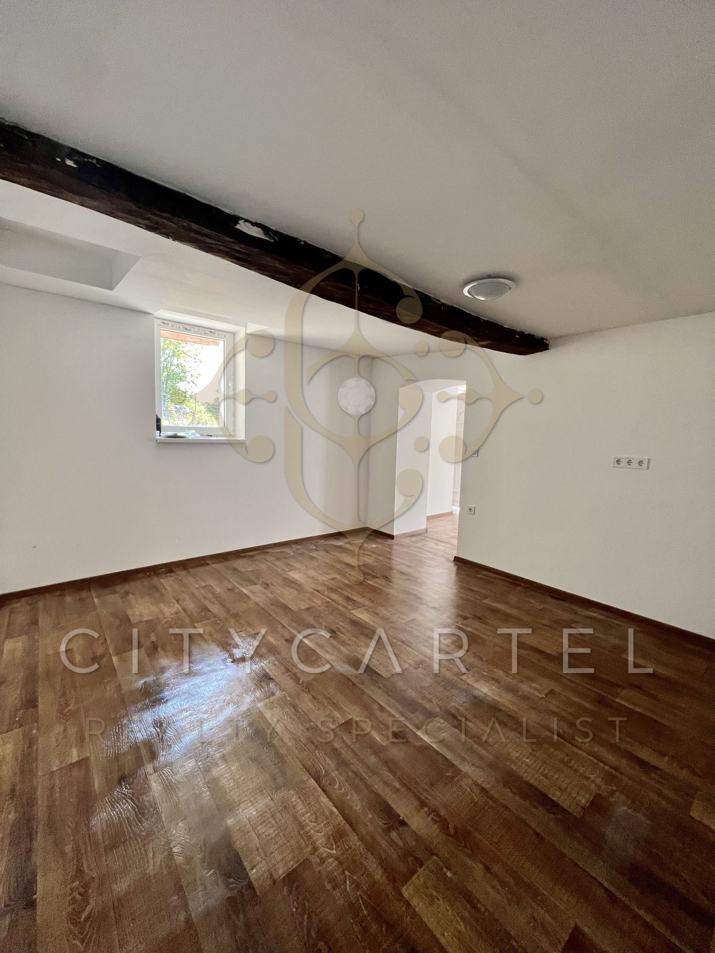 A fájl már létezik a célhelyen: import/kepek/vizjeles_5415530.jpg
Eladó nyaraló Balatonlelle  31 m<sup>2</sup> 23.5 millió Ft