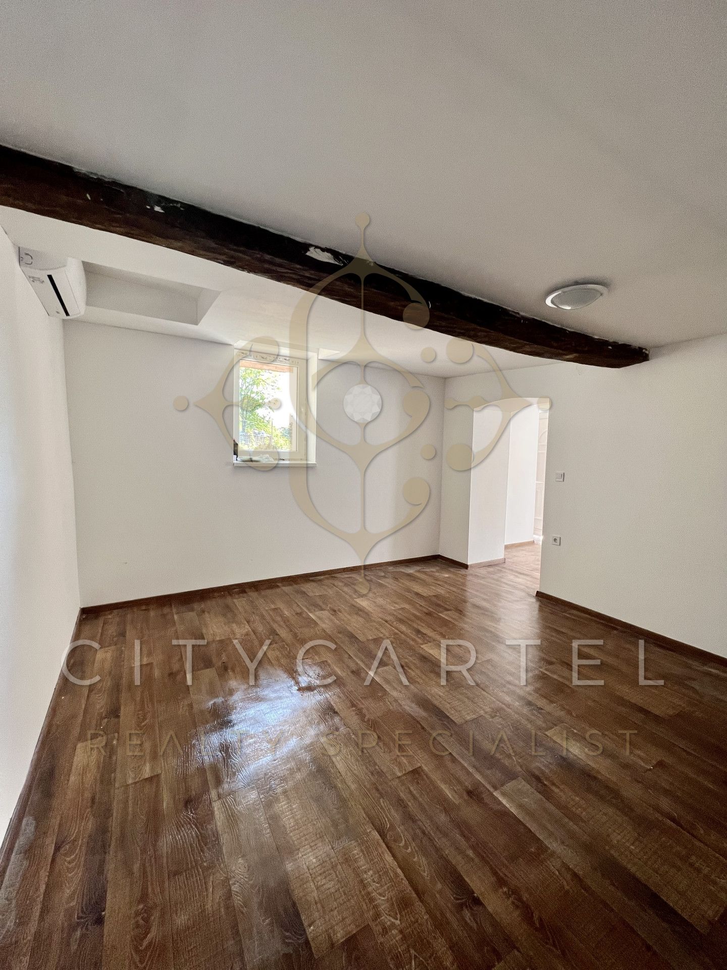 A fájl már létezik a célhelyen: import/kepek/vizjeles_5415531.jpg
Eladó nyaraló Balatonlelle  31 m<sup>2</sup> 23.5 millió Ft
