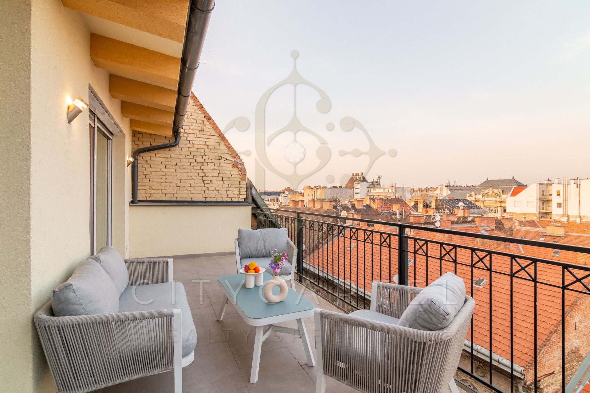 A fájl már létezik a célhelyen: import/kepek/vizjeles_5431004.jpg
Eladó Téglalakás Budapest, VII. kerület  118 m<sup>2</sup> 3900 EUR