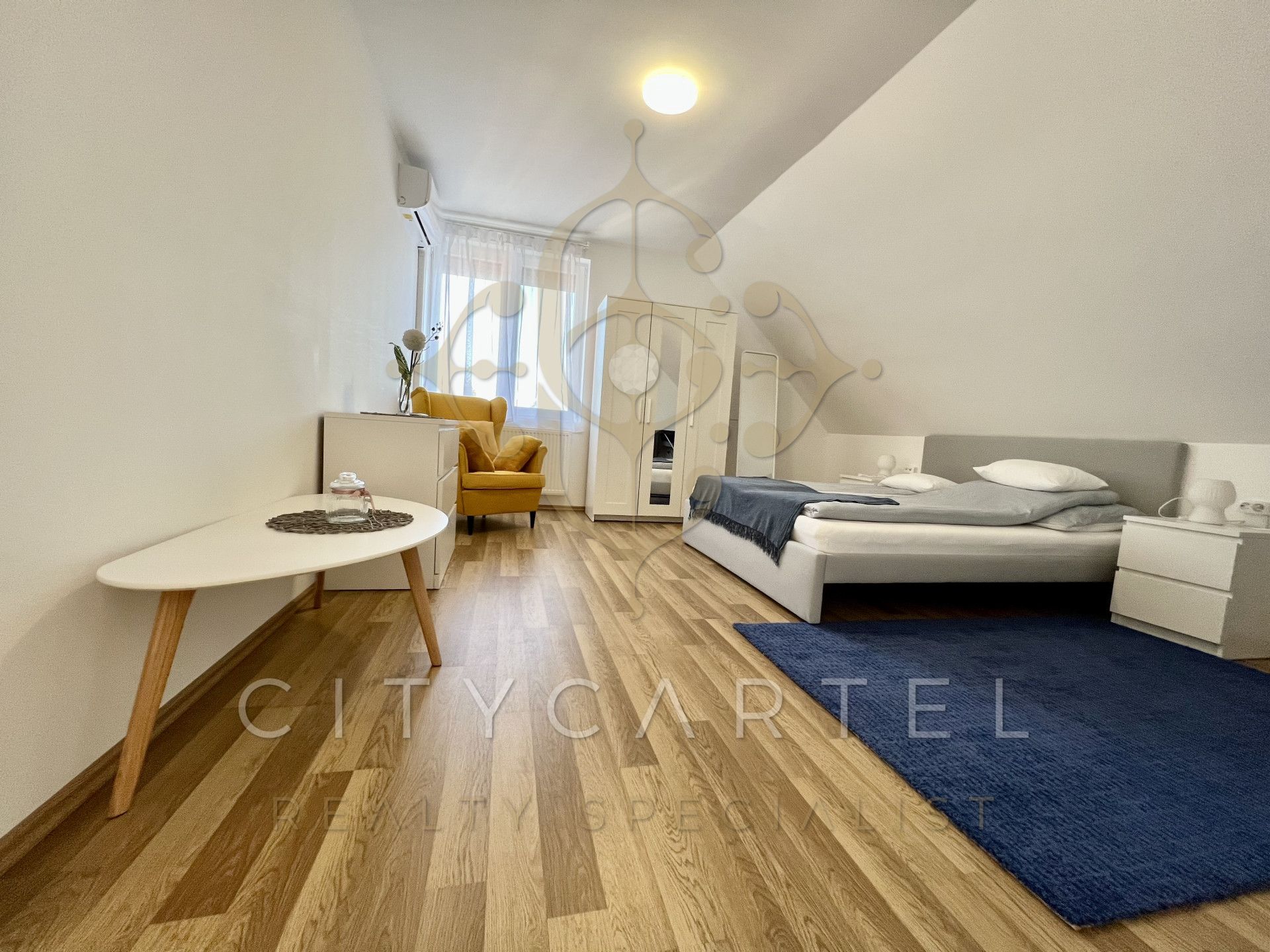 A fájl már létezik a célhelyen: import/kepek/vizjeles_5431294.jpg
For sale house Balatonlelle  340 m<sup>2</sup> 198 millió Ft
