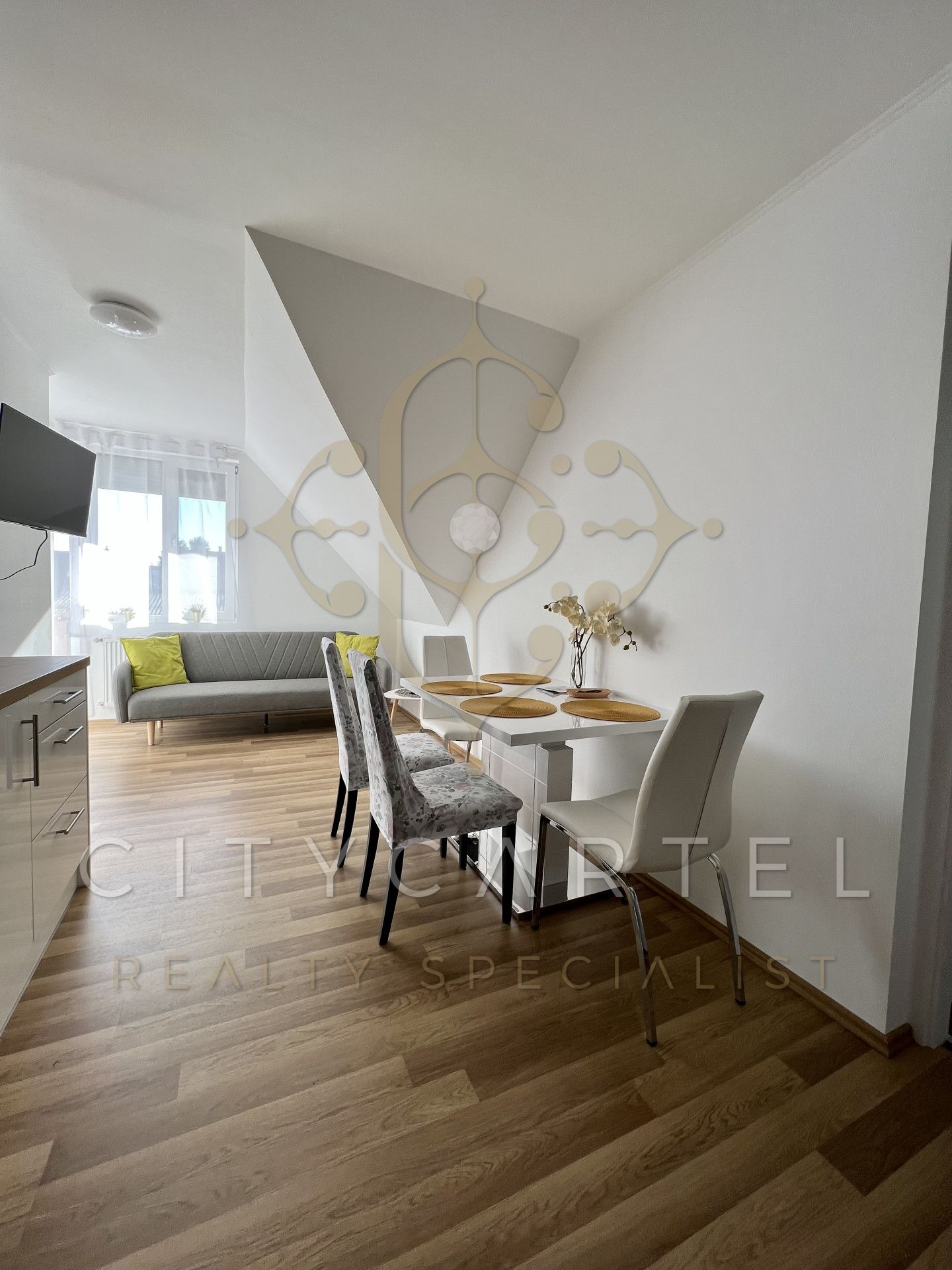 A fájl már létezik a célhelyen: import/kepek/vizjeles_5431298.jpg
For sale house Balatonlelle  340 m<sup>2</sup> 198 millió Ft