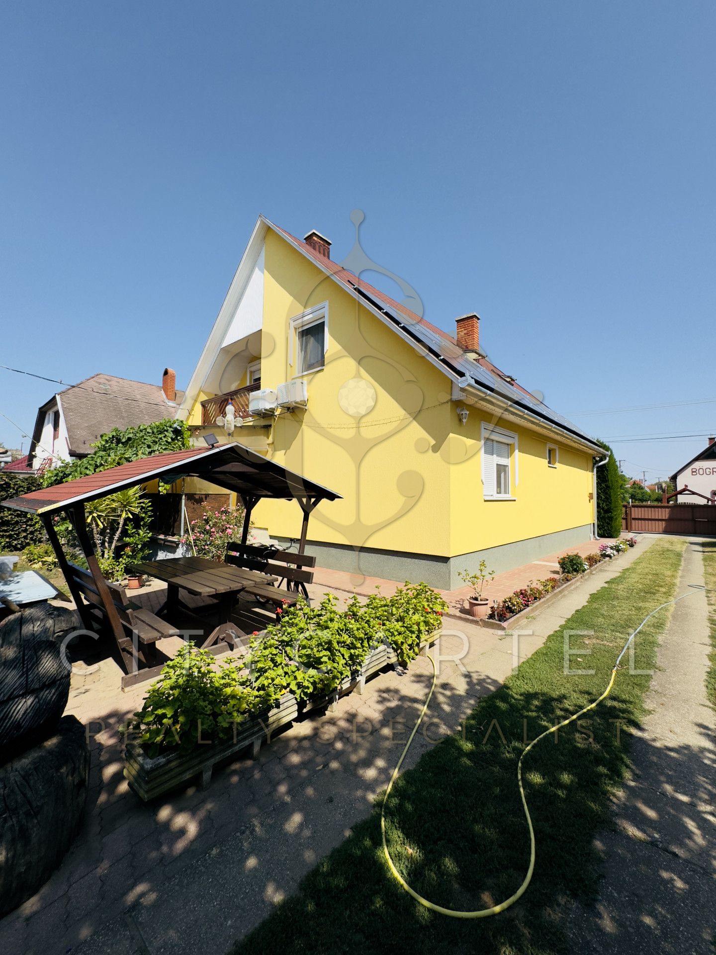 A fájl már létezik a célhelyen: import/kepek/vizjeles_5437878.jpg
Eladó Családi ház Balatonlelle  178 m<sup>2</sup> 159 millió Ft
