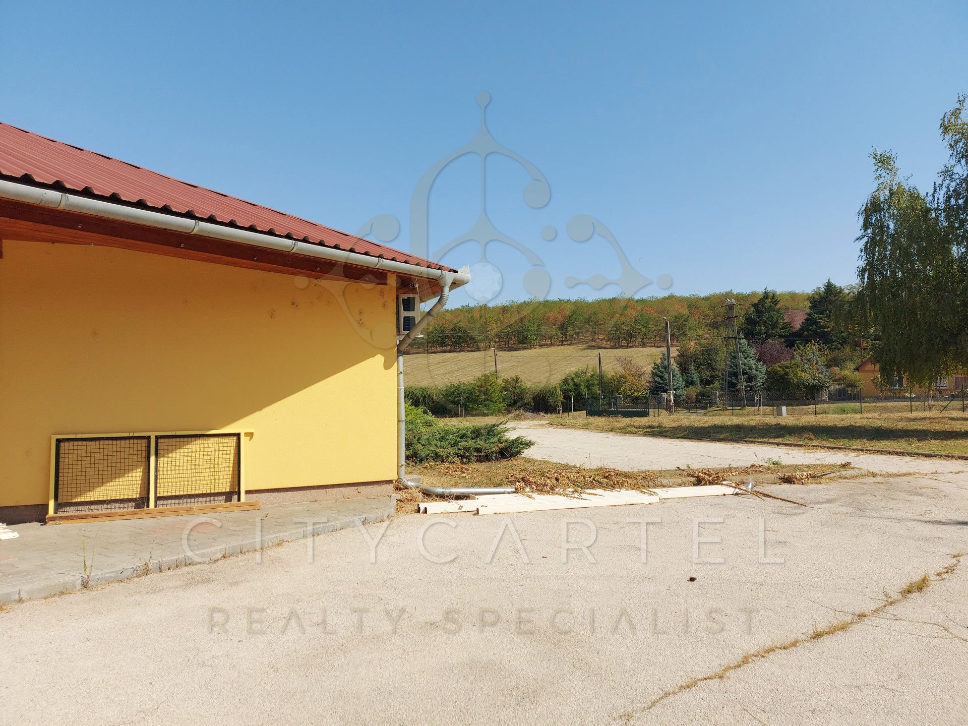 A fájl már létezik a célhelyen: import/kepek/vizjeles_5451352.jpg
Eladó Szálloda, panzió Kulcs  1116 m<sup>2</sup> 285 millió Ft