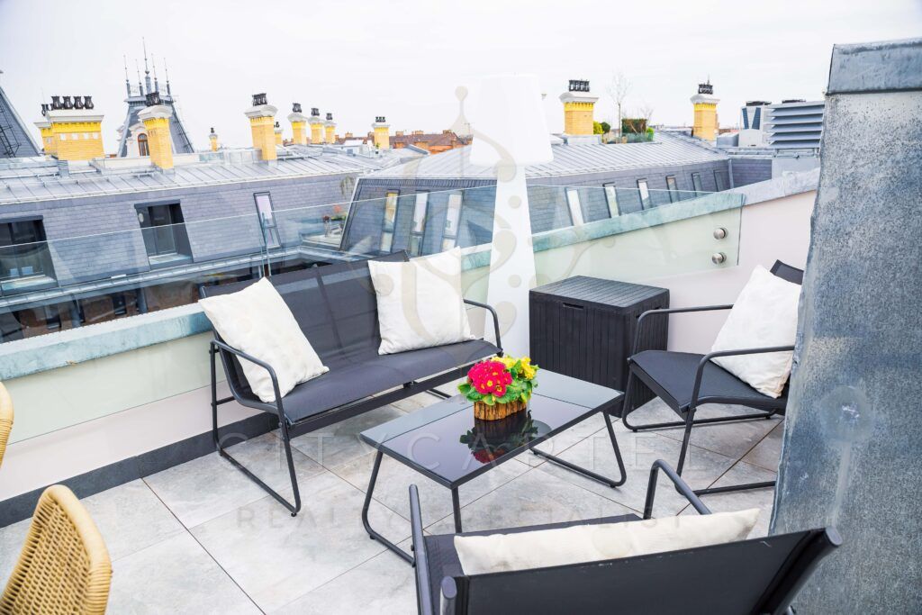 A fájl már létezik a célhelyen: import/kepek/vizjeles_5458184.jpg
For sale flat Budapest, VI. kerület  109 m<sup>2</sup> 410 millió Ft