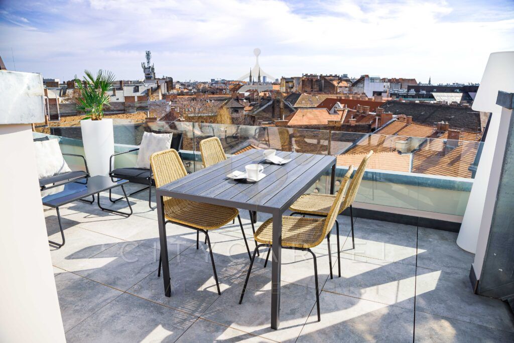 A fájl már létezik a célhelyen: import/kepek/vizjeles_5458186.jpg
For sale flat Budapest, VI. kerület  109 m<sup>2</sup> 410 millió Ft