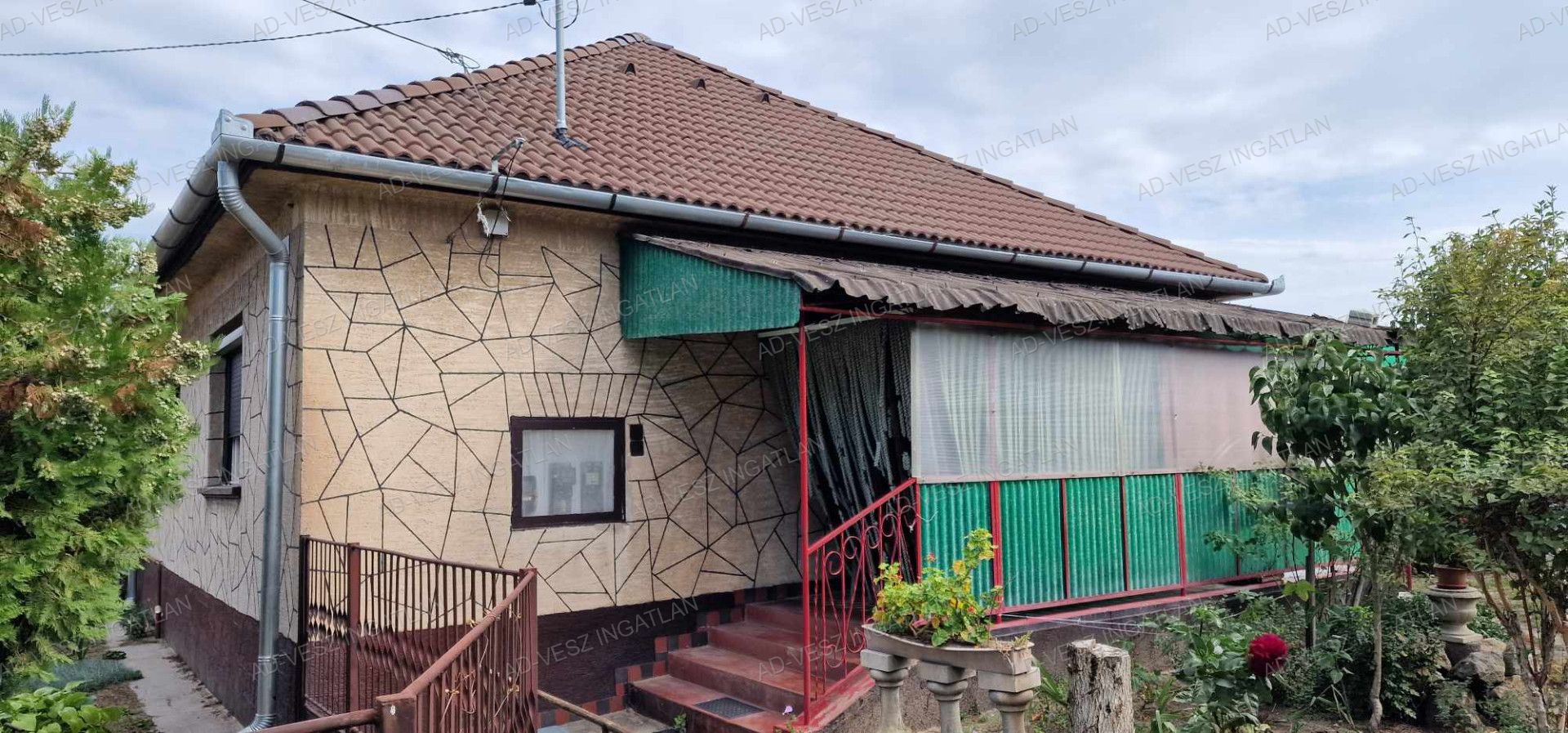 A fájl már létezik a célhelyen: import/kepek/vizjeles_5464652.jpg
Eladó Családi ház Táborfalva  74 m<sup>2</sup> 39.9 millió Ft