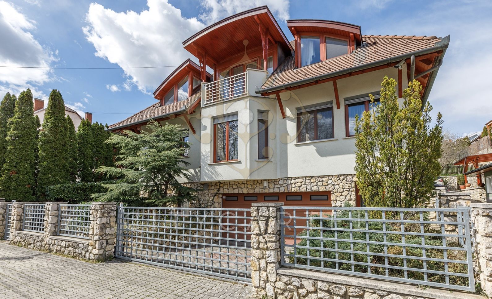 A fájl már létezik a célhelyen: import/kepek/vizjeles_5464879.jpg
Eladó Családi ház Hévíz  400 m<sup>2</sup> 298 millió Ft