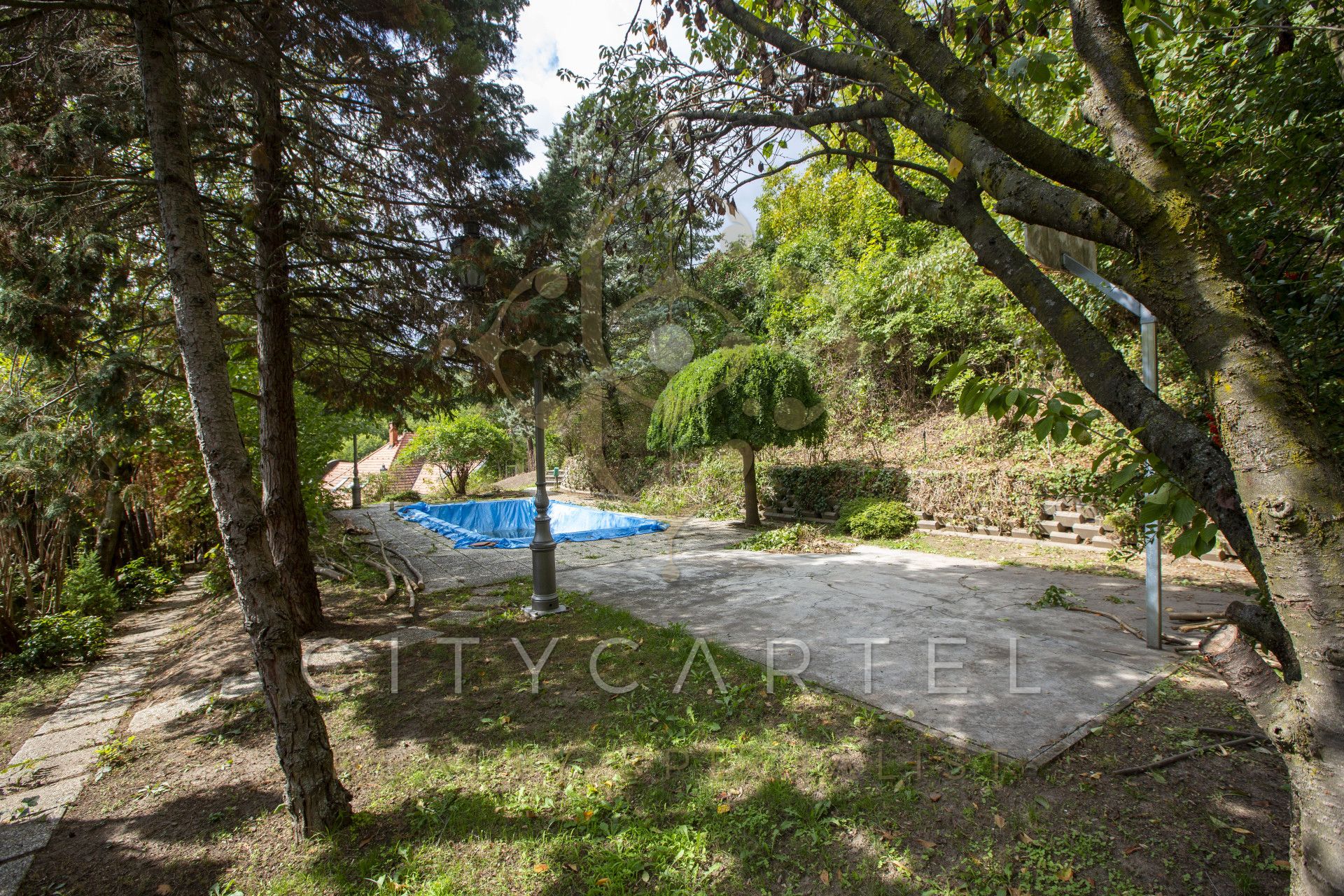 A fájl már létezik a célhelyen: import/kepek/vizjeles_5471720.jpg
For sale Villa, castle, mansion Budapest, II. kerület  913 m<sup>2</sup> 3800000 EUR
