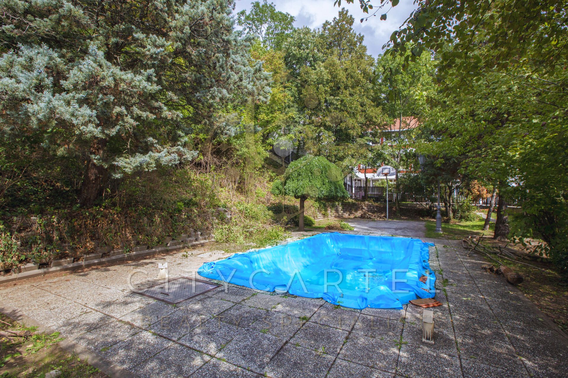 A fájl már létezik a célhelyen: import/kepek/vizjeles_5471806.jpg
For sale Villa, castle, mansion Budapest, II. kerület  913 m<sup>2</sup> 3800000 EUR