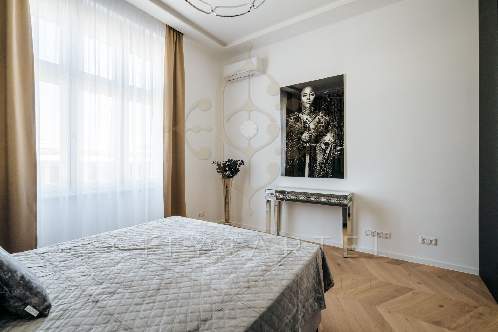 A fájl már létezik a célhelyen: import/kepek/vizjeles_5472835.jpg
For sale flat Budapest, V. kerület  120 m<sup>2</sup> 320 millió Ft