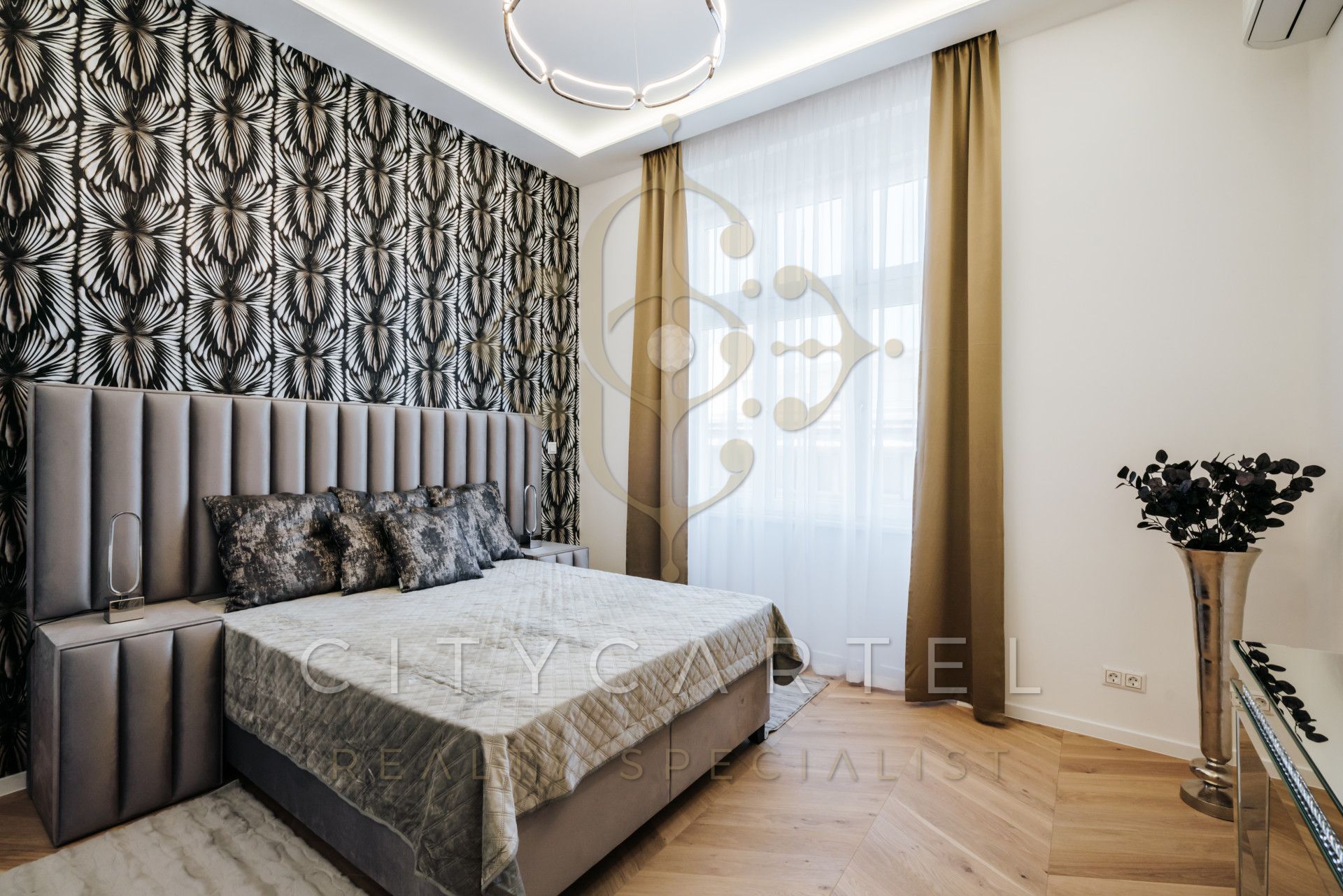A fájl már létezik a célhelyen: import/kepek/vizjeles_5472836.jpg
For sale flat Budapest, V. kerület  120 m<sup>2</sup> 320 millió Ft