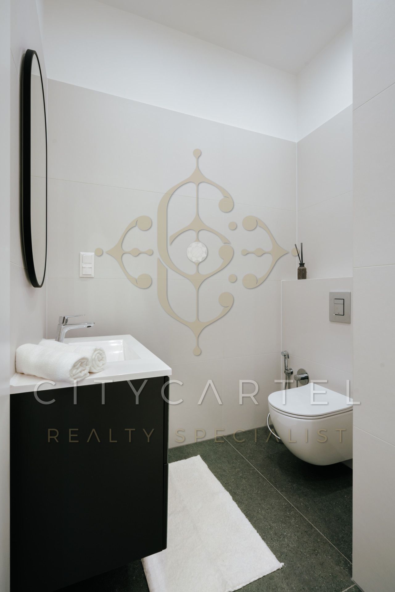 A fájl már létezik a célhelyen: import/kepek/vizjeles_5472838.jpg
For sale flat Budapest, V. kerület  120 m<sup>2</sup> 320 millió Ft