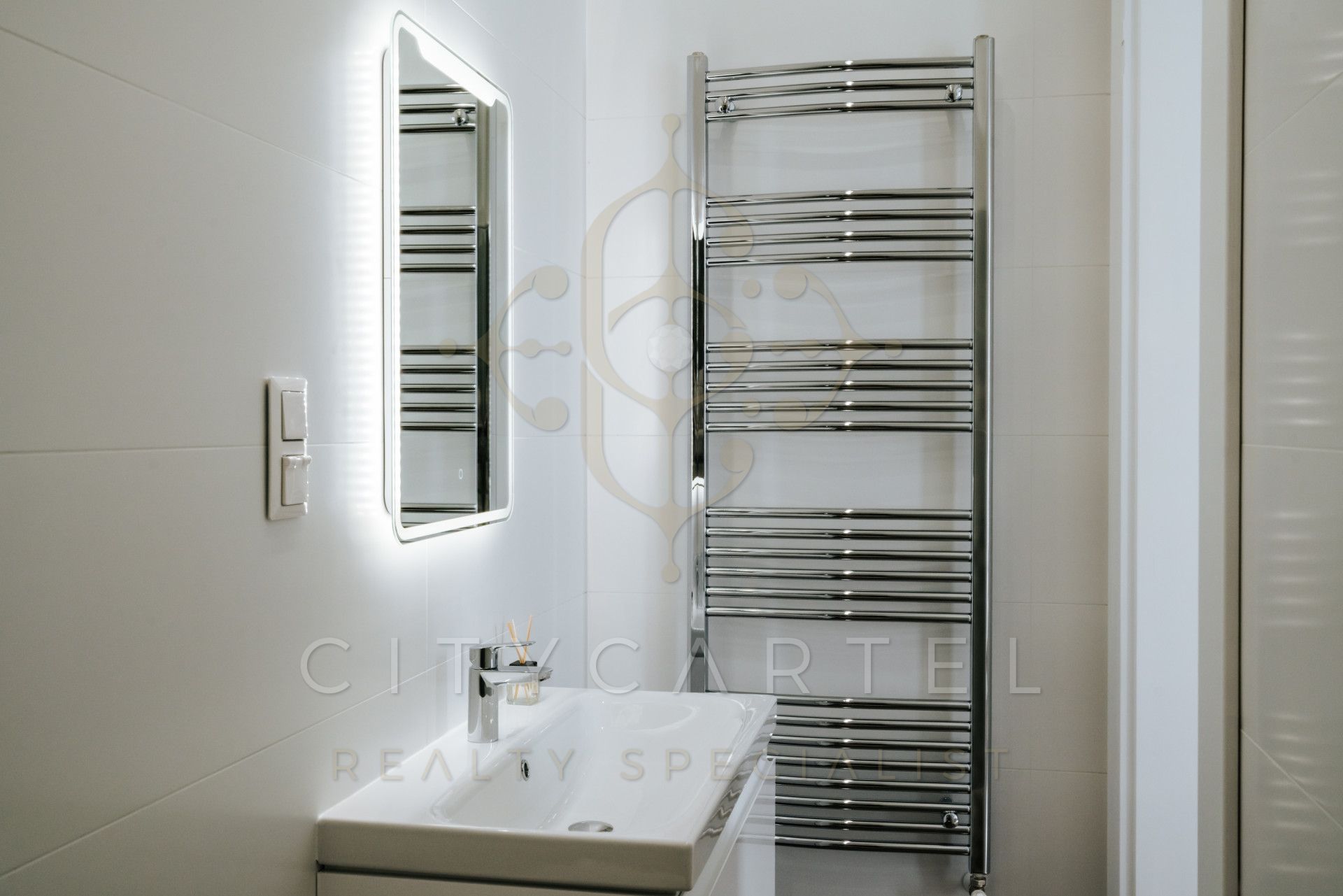 A fájl már létezik a célhelyen: import/kepek/vizjeles_5472839.jpg
For sale flat Budapest, V. kerület  120 m<sup>2</sup> 320 millió Ft
