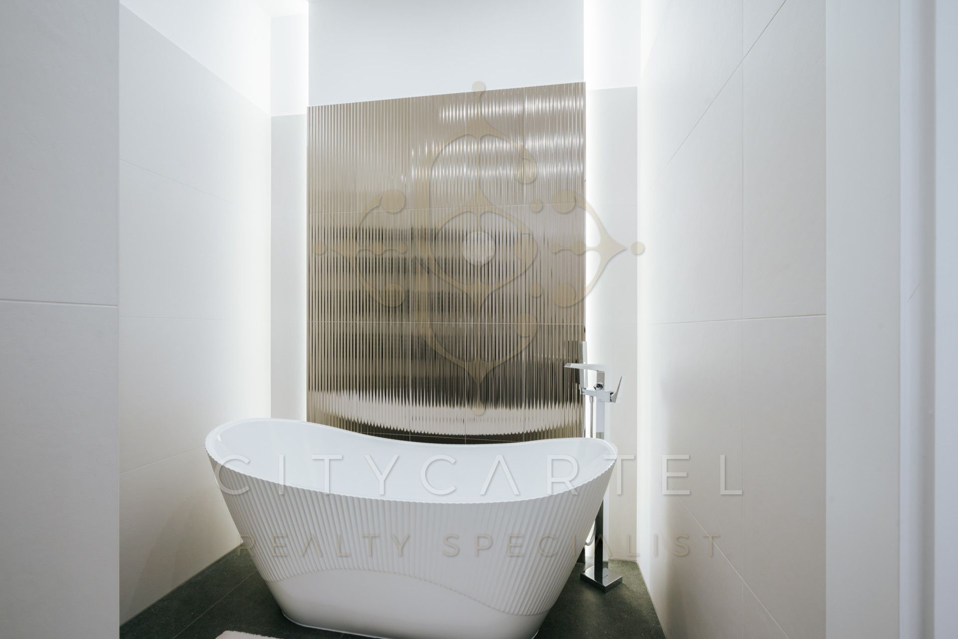 A fájl már létezik a célhelyen: import/kepek/vizjeles_5472840.jpg
For sale flat Budapest, V. kerület  120 m<sup>2</sup> 320 millió Ft