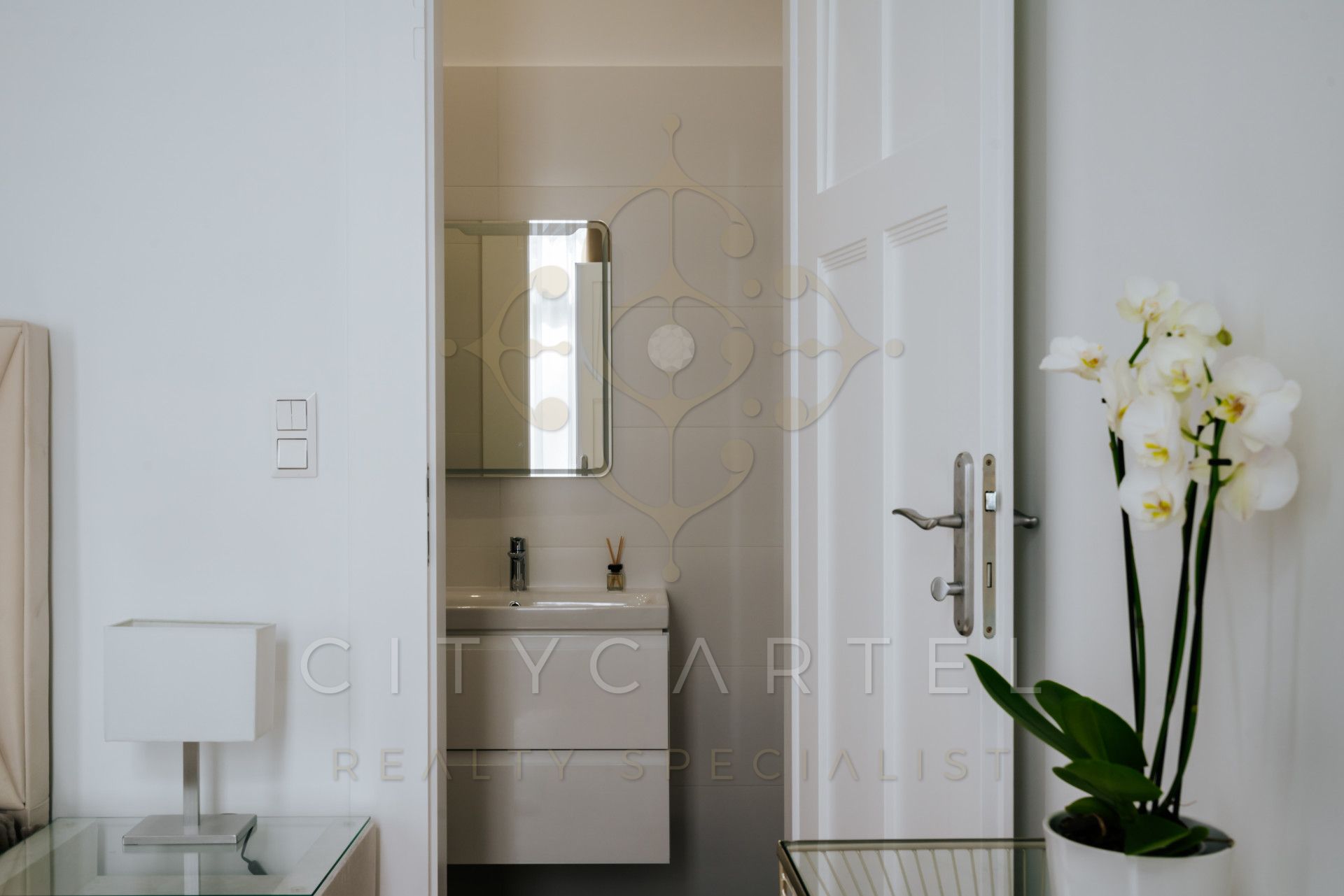A fájl már létezik a célhelyen: import/kepek/vizjeles_5472841.jpg
For sale flat Budapest, V. kerület  120 m<sup>2</sup> 320 millió Ft