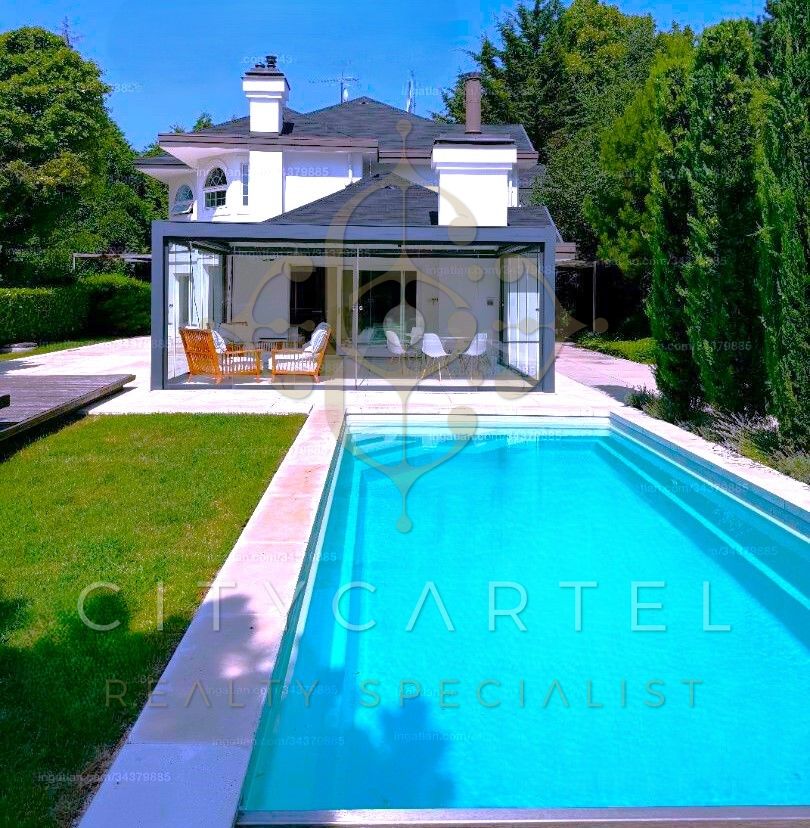 A fájl már létezik a célhelyen: import/kepek/vizjeles_5480631.jpg
For sale house Budapest, II. kerület  456 m<sup>2</sup> 9500 EUR