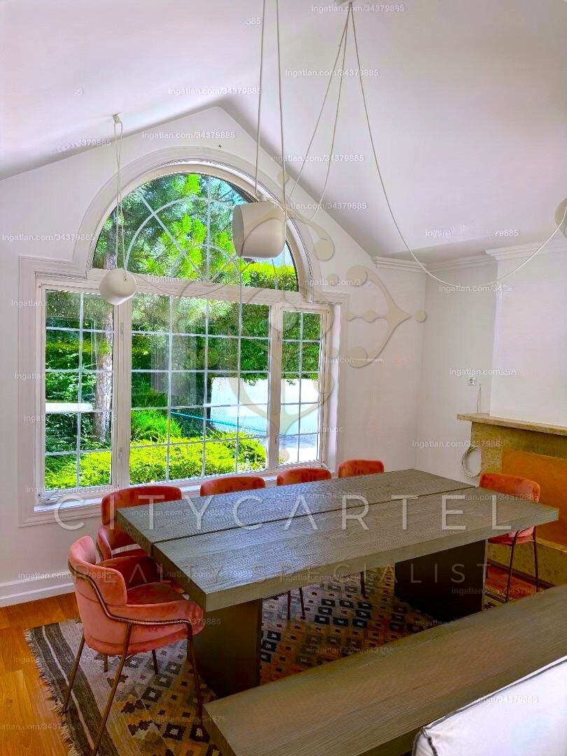 A fájl már létezik a célhelyen: import/kepek/vizjeles_5480694.jpg
For sale house Budapest, II. kerület  456 m<sup>2</sup> 9500 EUR