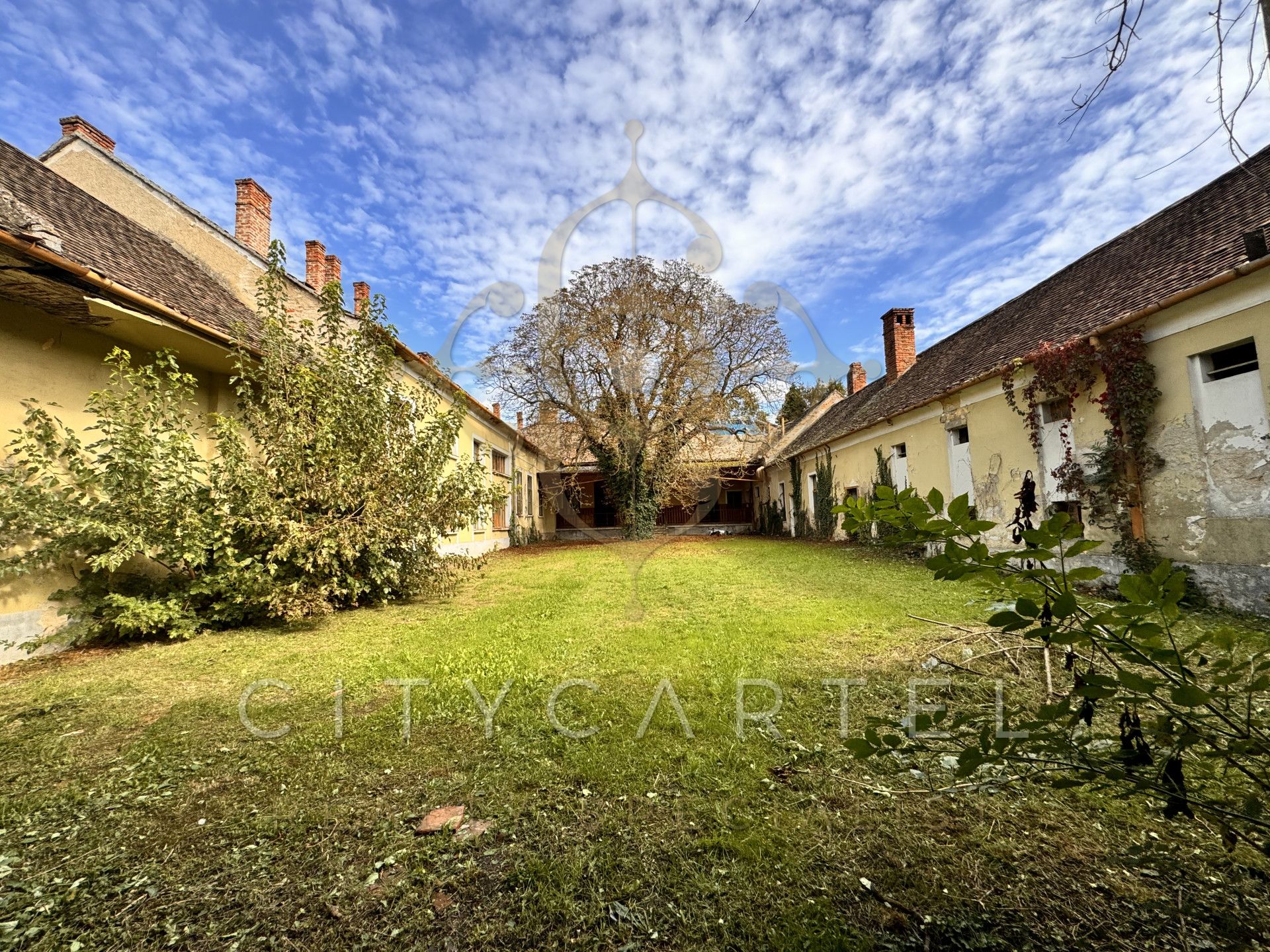 A fájl már létezik a célhelyen: import/kepek/vizjeles_5483467.jpg
For sale Villa, castle, mansion Csepreg  1200 m<sup>2</sup> 159 millió Ft