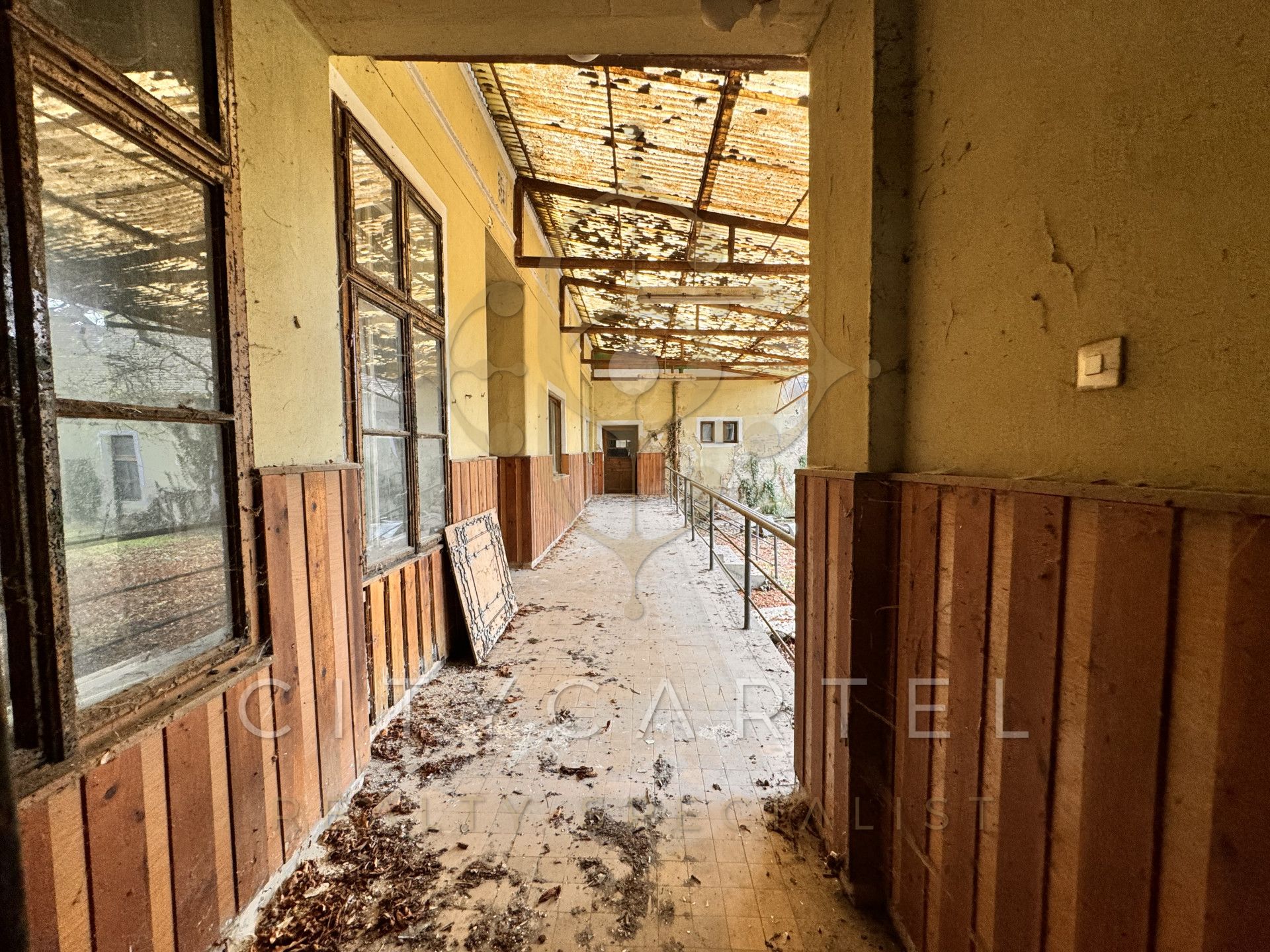 A fájl már létezik a célhelyen: import/kepek/vizjeles_5483468.jpg
For sale Villa, castle, mansion Csepreg  1200 m<sup>2</sup> 159 millió Ft