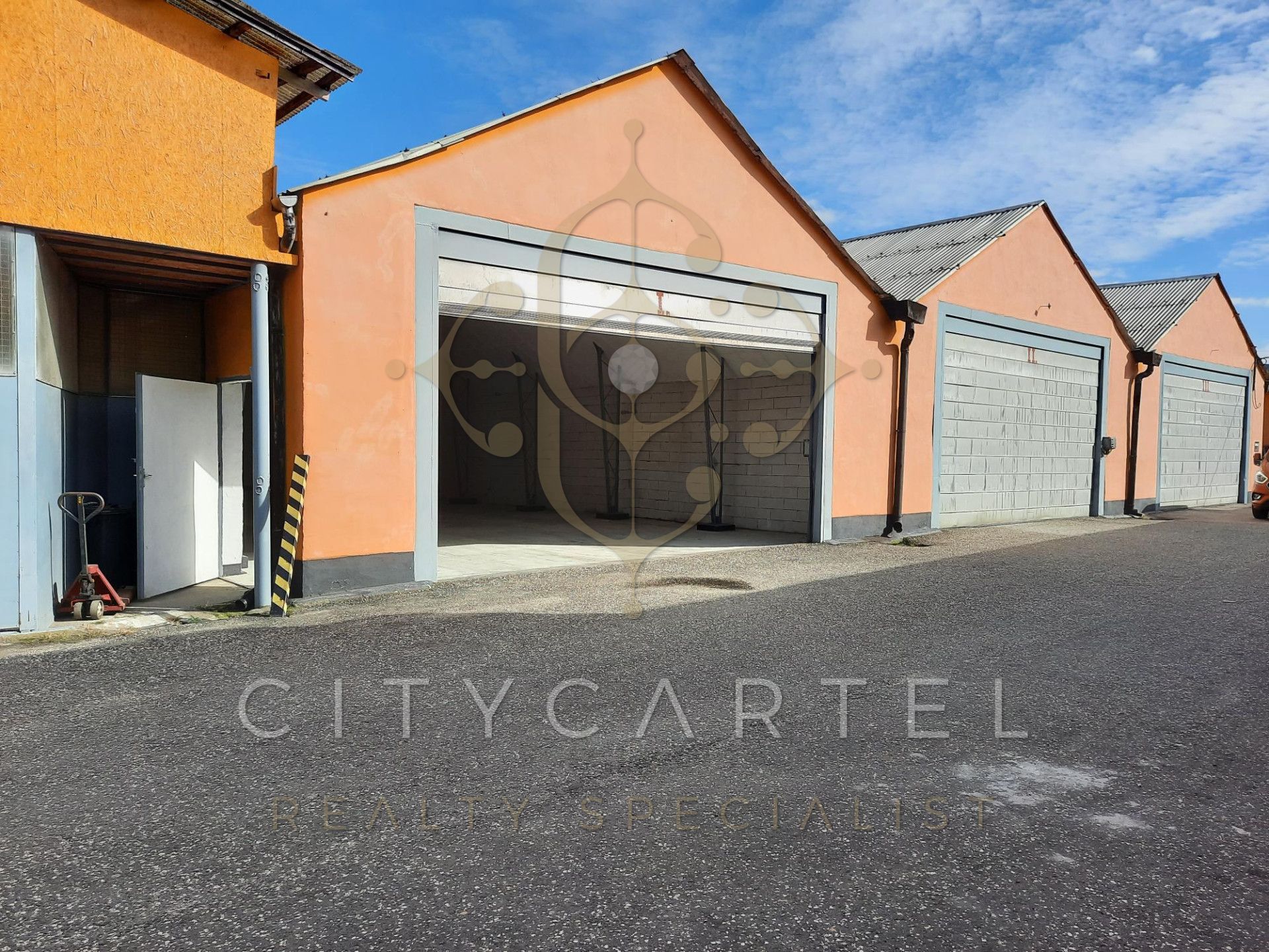 A fájl már létezik a célhelyen: import/kepek/vizjeles_5489328.jpg
For sale Office in office building A Solymár  40 m<sup>2</sup> 130000 millió Ft