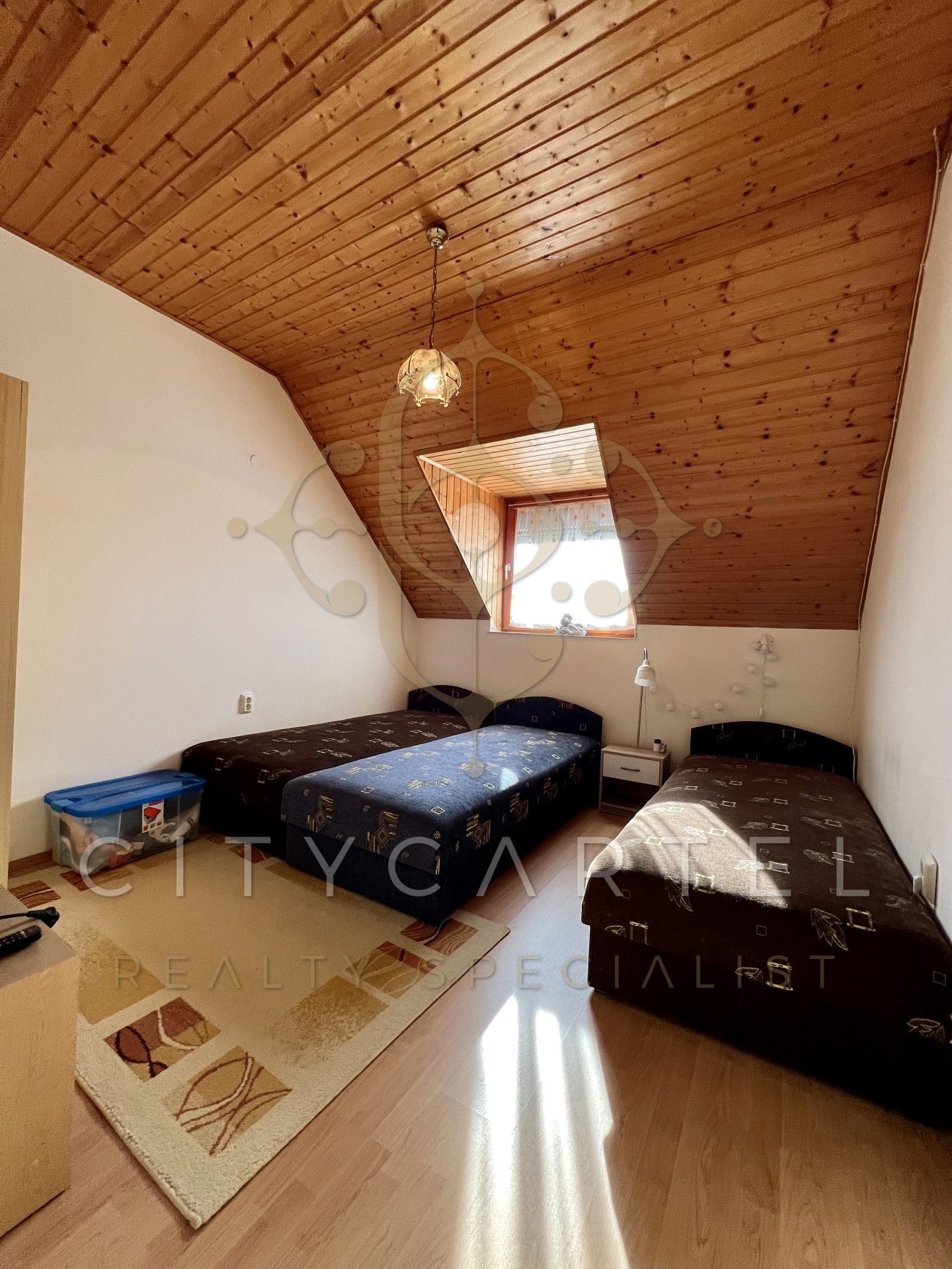 A fájl már létezik a célhelyen: import/kepek/vizjeles_5490225.jpg
Eladó Családi ház Balatonlelle  280 m<sup>2</sup> 179 millió Ft