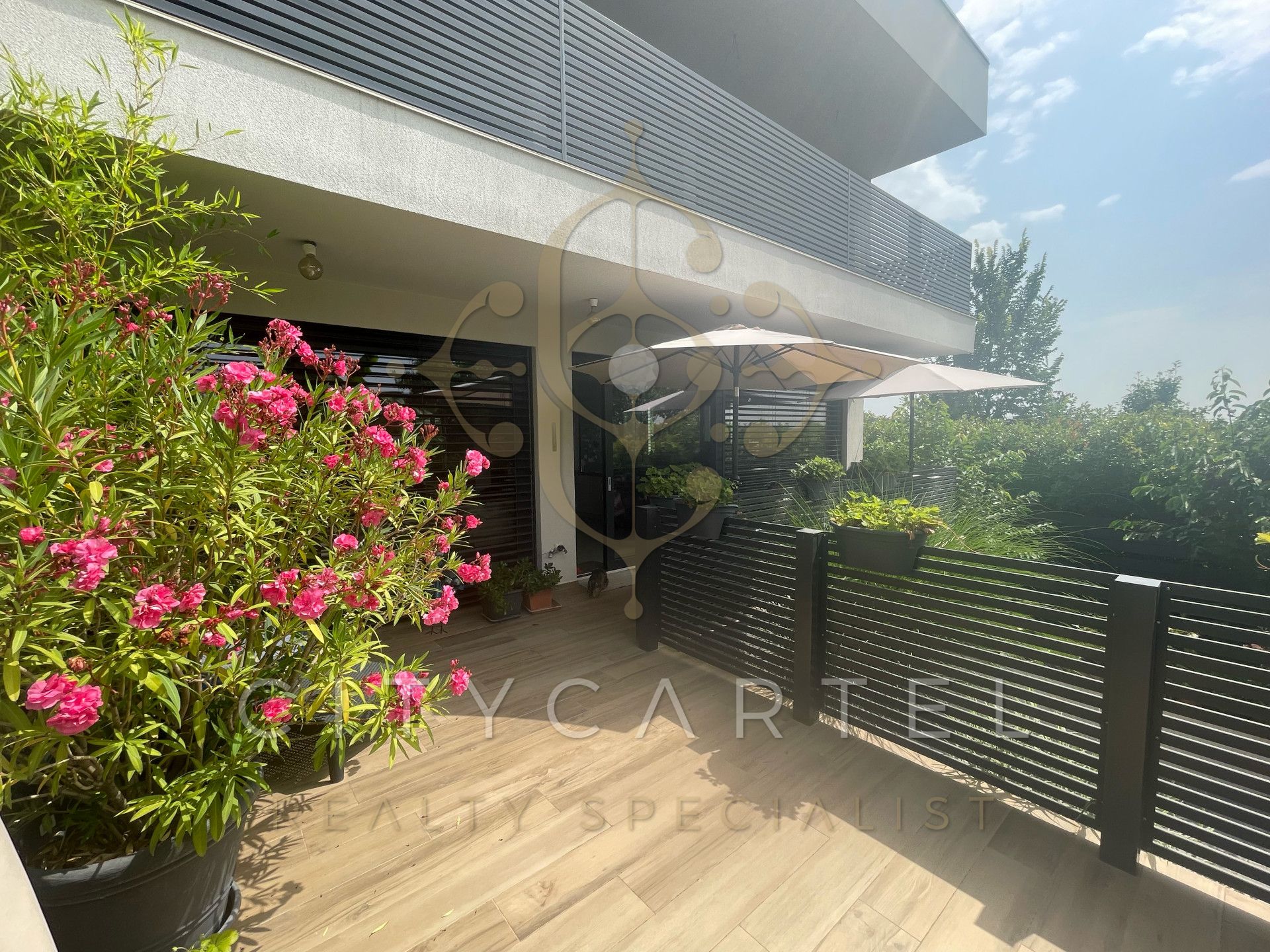 A fájl már létezik a célhelyen: import/kepek/vizjeles_5490424.jpg
Eladó Családi ház Budapest, XI. kerület  240 m<sup>2</sup> 385 millió Ft