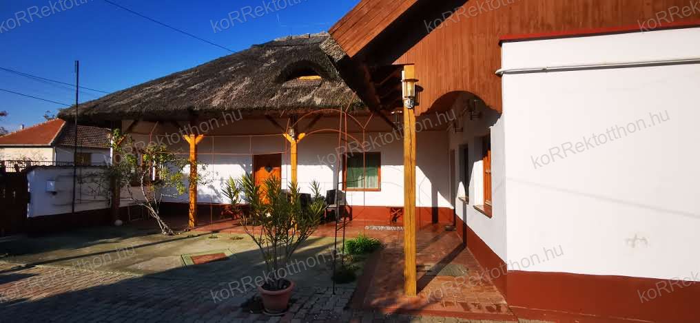 A fájl már létezik a célhelyen: import/kepek/vizjeles_5506109.jpg
Eladó Családi ház Jászfényszaru  107 m<sup>2</sup> 59.9 millió Ft