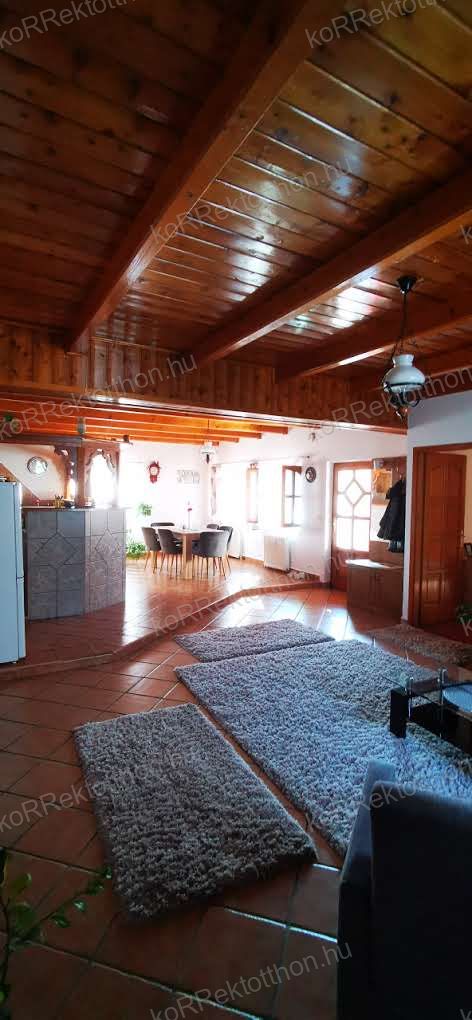 A fájl már létezik a célhelyen: import/kepek/vizjeles_5506115.jpg
Eladó Családi ház Jászfényszaru  107 m<sup>2</sup> 59.9 millió Ft