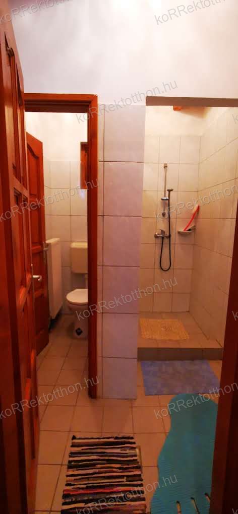 A fájl már létezik a célhelyen: import/kepek/vizjeles_5506116.jpg
Eladó Családi ház Jászfényszaru  107 m<sup>2</sup> 59.9 millió Ft