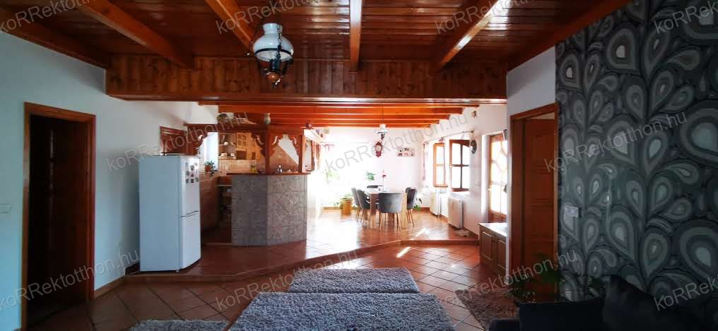 A fájl már létezik a célhelyen: import/kepek/vizjeles_5506122.jpg
Eladó Családi ház Jászfényszaru  107 m<sup>2</sup> 59.9 millió Ft