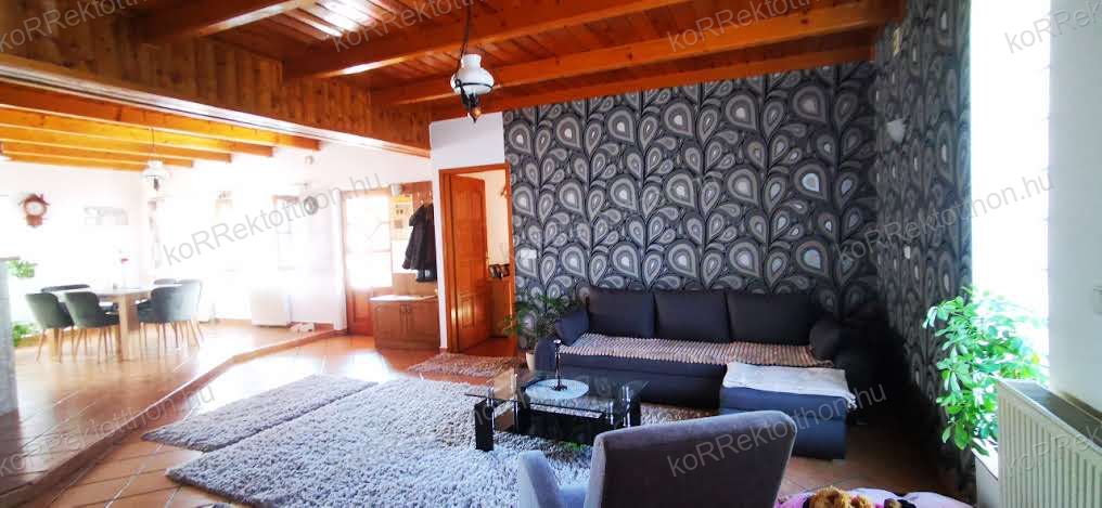 A fájl már létezik a célhelyen: import/kepek/vizjeles_5506124.jpg
Eladó Családi ház Jászfényszaru  107 m<sup>2</sup> 59.9 millió Ft