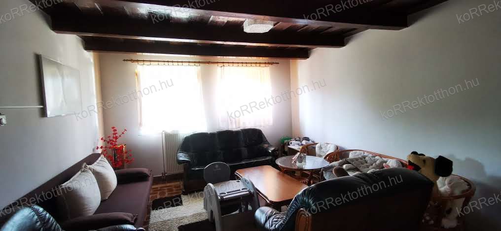 A fájl már létezik a célhelyen: import/kepek/vizjeles_5506132.jpg
Eladó Családi ház Jászfényszaru  107 m<sup>2</sup> 59.9 millió Ft
