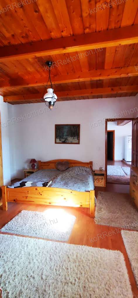 A fájl már létezik a célhelyen: import/kepek/vizjeles_5506134.jpg
Eladó Családi ház Jászfényszaru  107 m<sup>2</sup> 59.9 millió Ft