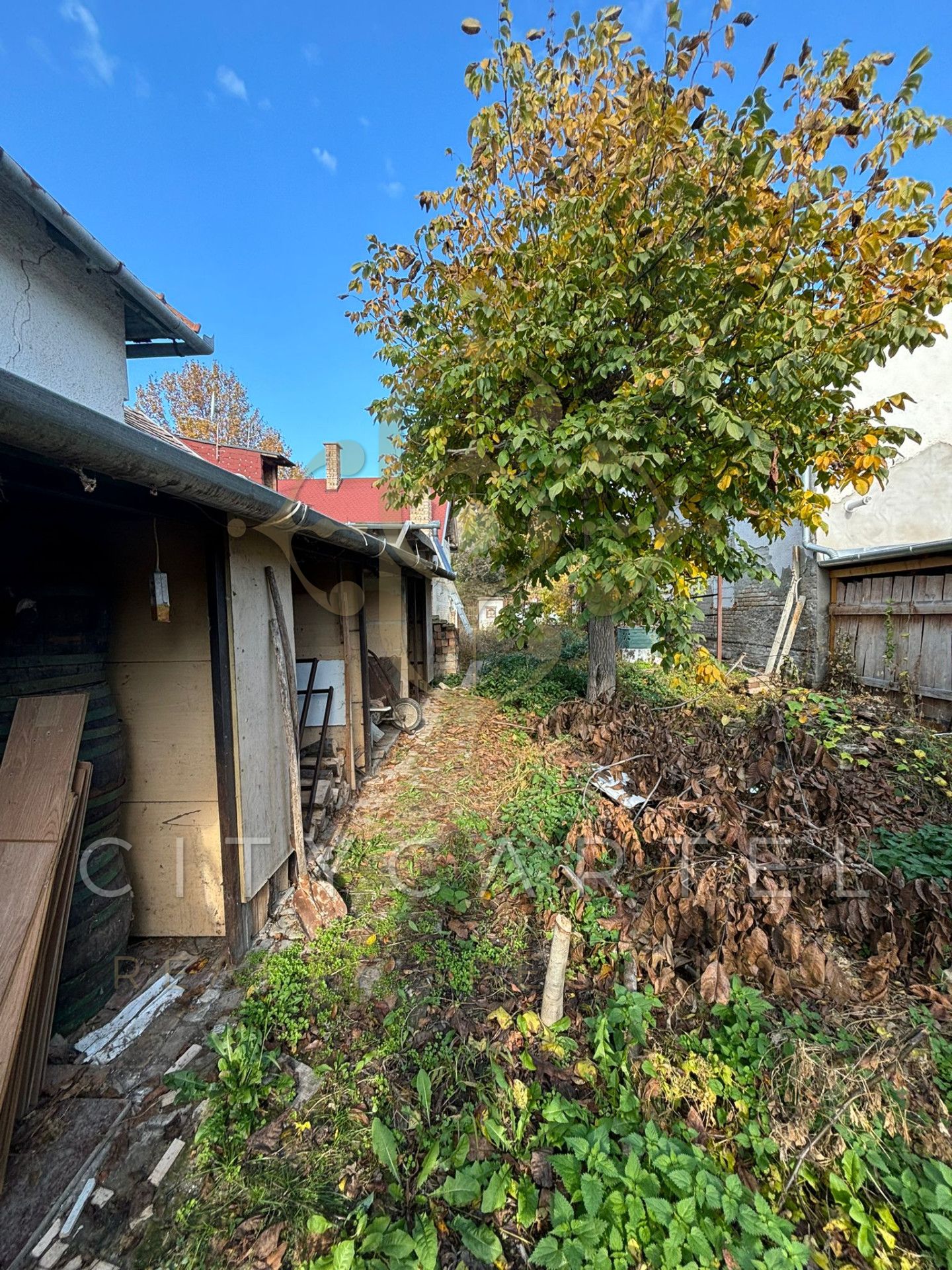 A fájl már létezik a célhelyen: import/kepek/vizjeles_5507796.jpg
Eladó Családi ház Balatonszemes  72 m<sup>2</sup> 40 millió Ft