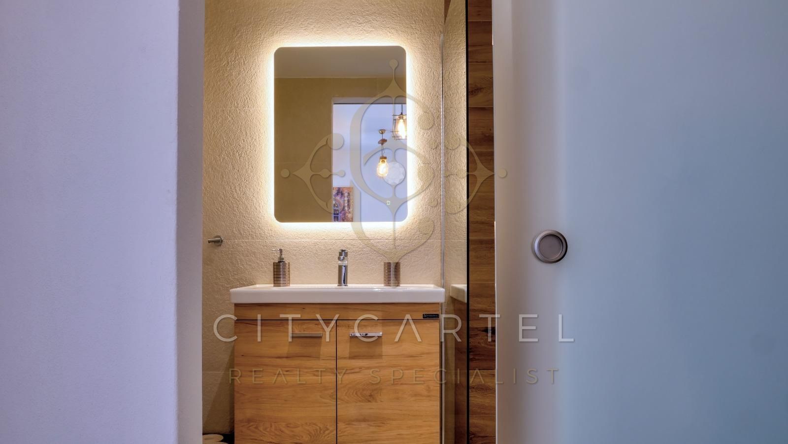 A fájl már létezik a célhelyen: import/kepek/vizjeles_5515194.jpg
For sale flat   46 m<sup>2</sup> 185000 EUR