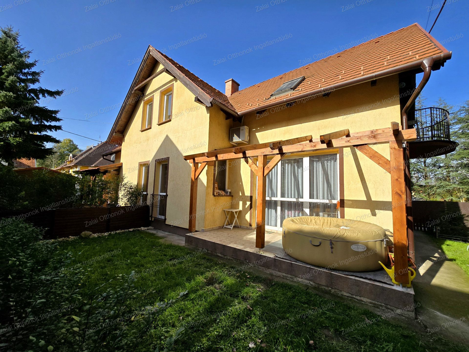 A fájl már létezik a célhelyen: import/kepek/vizjeles_5524714.jpg
For sale house Kehidakustány  248 m<sup>2</sup> 94.9 millió Ft