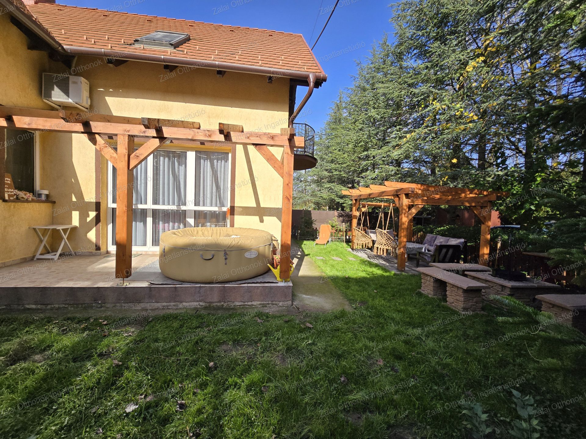 A fájl már létezik a célhelyen: import/kepek/vizjeles_5524715.jpg
For sale house Kehidakustány  248 m<sup>2</sup> 94.9 millió Ft
