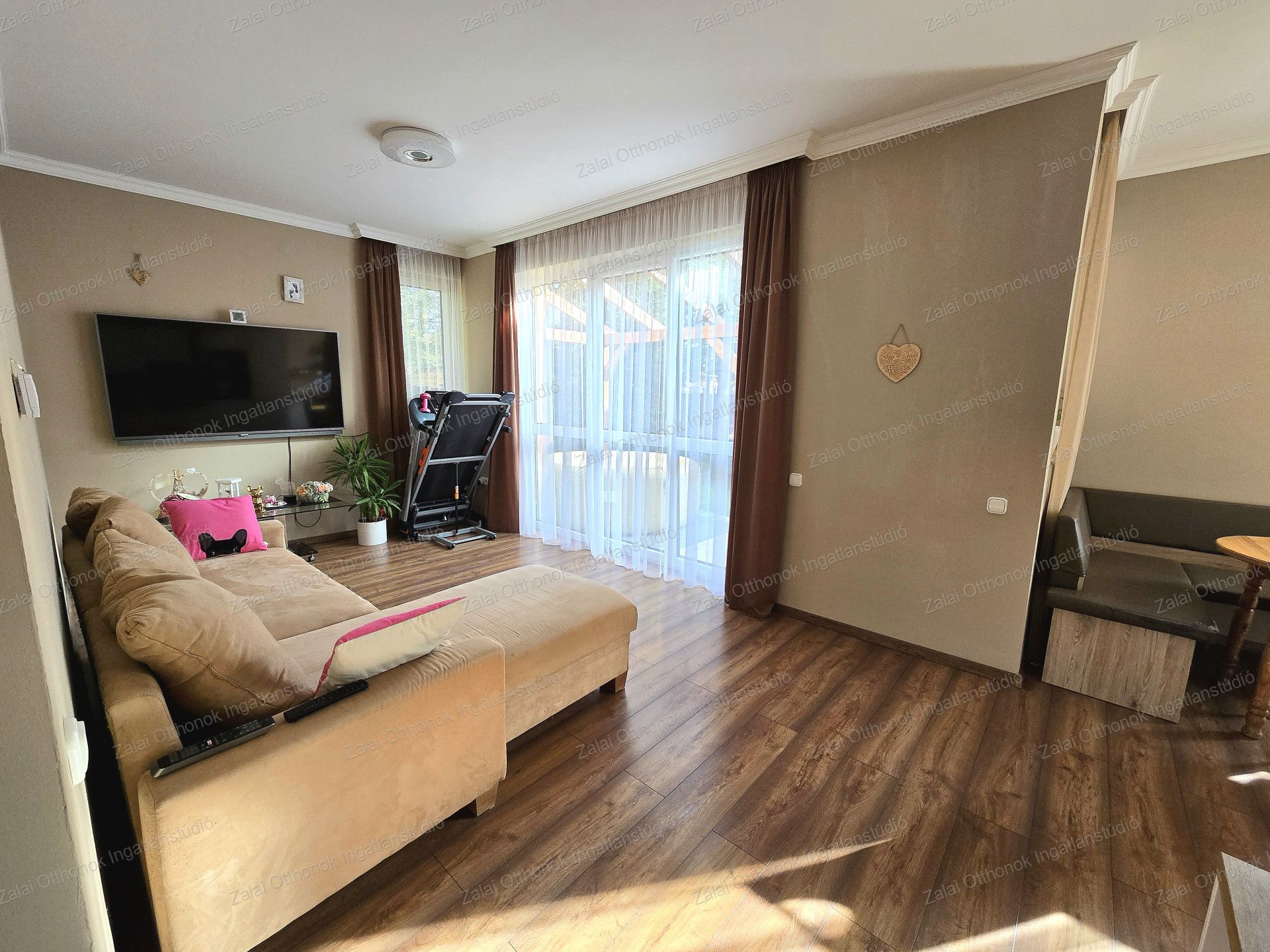 A fájl már létezik a célhelyen: import/kepek/vizjeles_5524721.jpg
For sale house Kehidakustány  248 m<sup>2</sup> 94.9 millió Ft