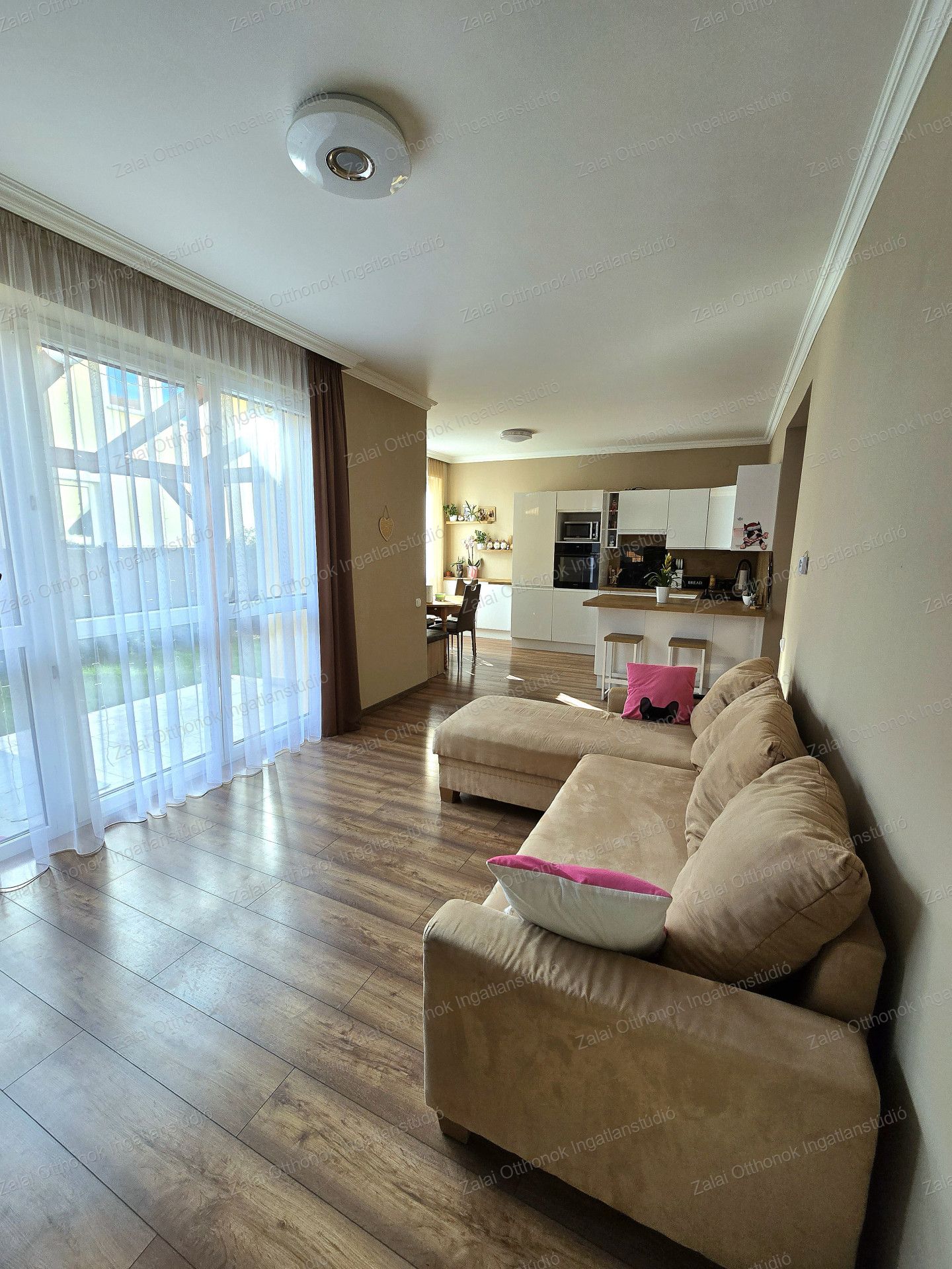 A fájl már létezik a célhelyen: import/kepek/vizjeles_5524722.jpg
For sale house Kehidakustány  248 m<sup>2</sup> 94.9 millió Ft