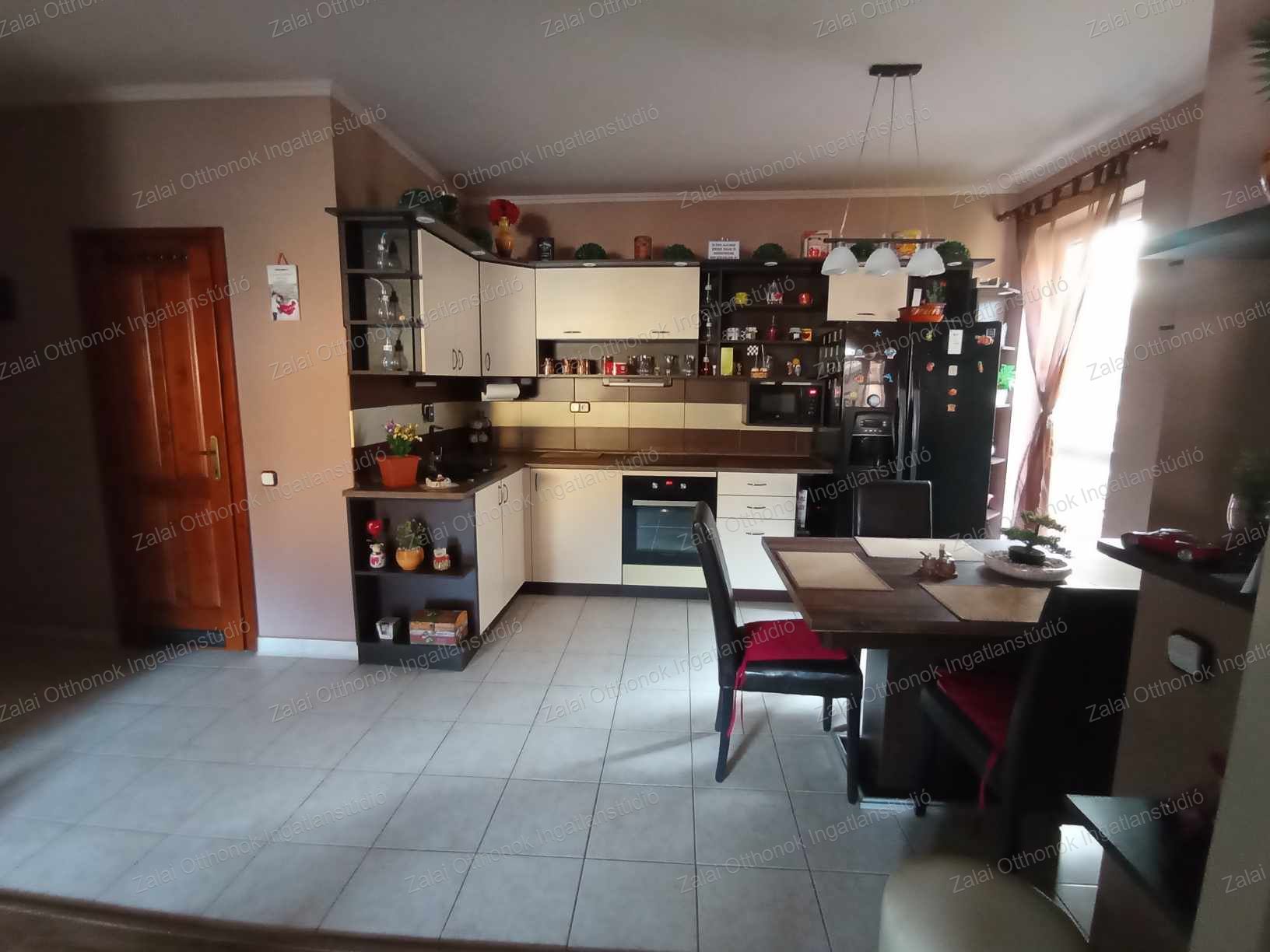 A fájl már létezik a célhelyen: import/kepek/vizjeles_5524725.jpg
For sale house Kehidakustány  248 m<sup>2</sup> 94.9 millió Ft