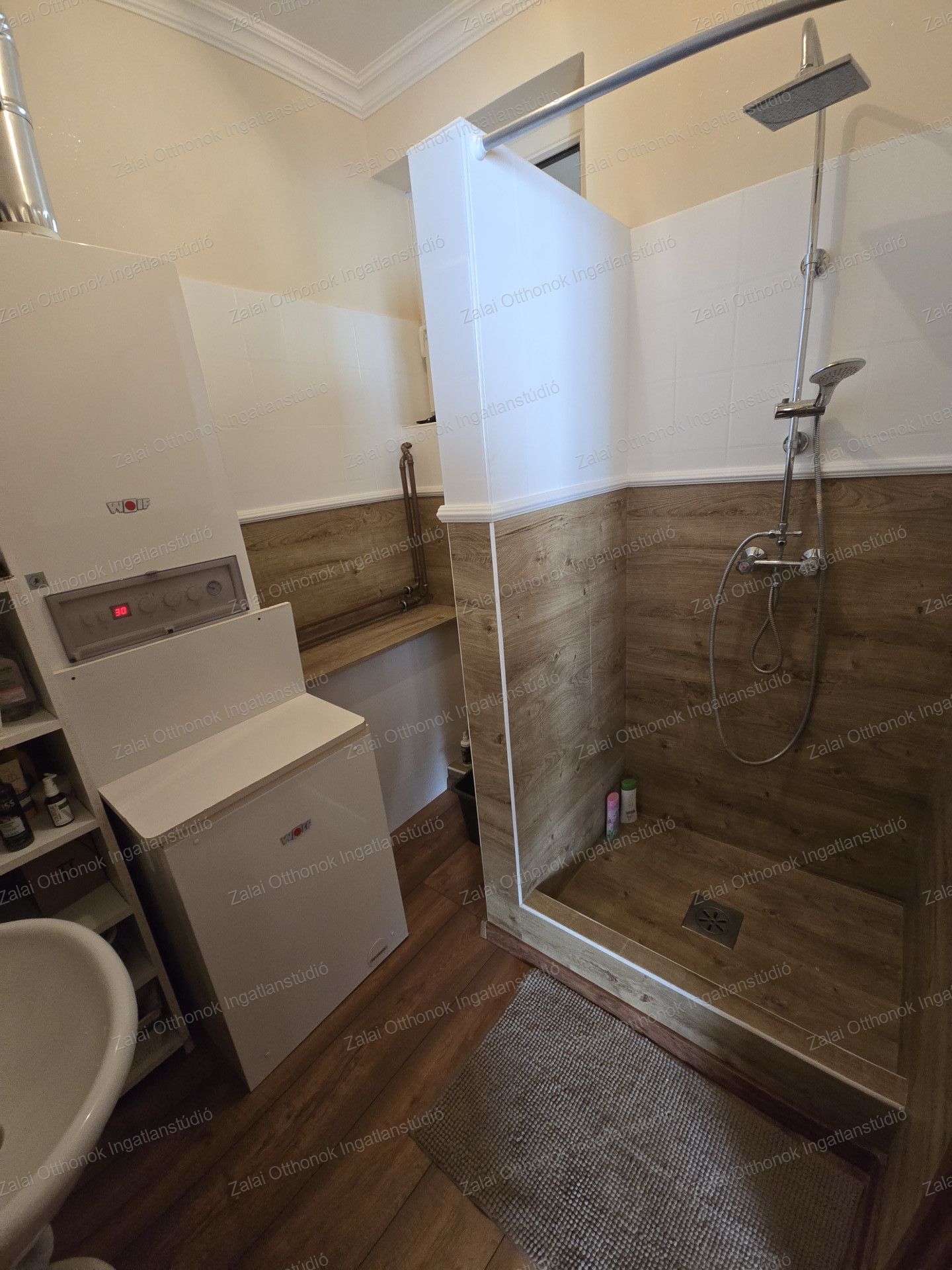 A fájl már létezik a célhelyen: import/kepek/vizjeles_5524728.jpg
For sale house Kehidakustány  248 m<sup>2</sup> 94.9 millió Ft