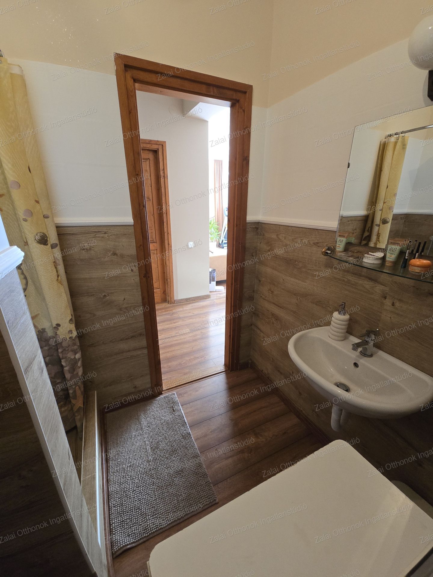 A fájl már létezik a célhelyen: import/kepek/vizjeles_5524729.jpg
For sale house Kehidakustány  248 m<sup>2</sup> 94.9 millió Ft