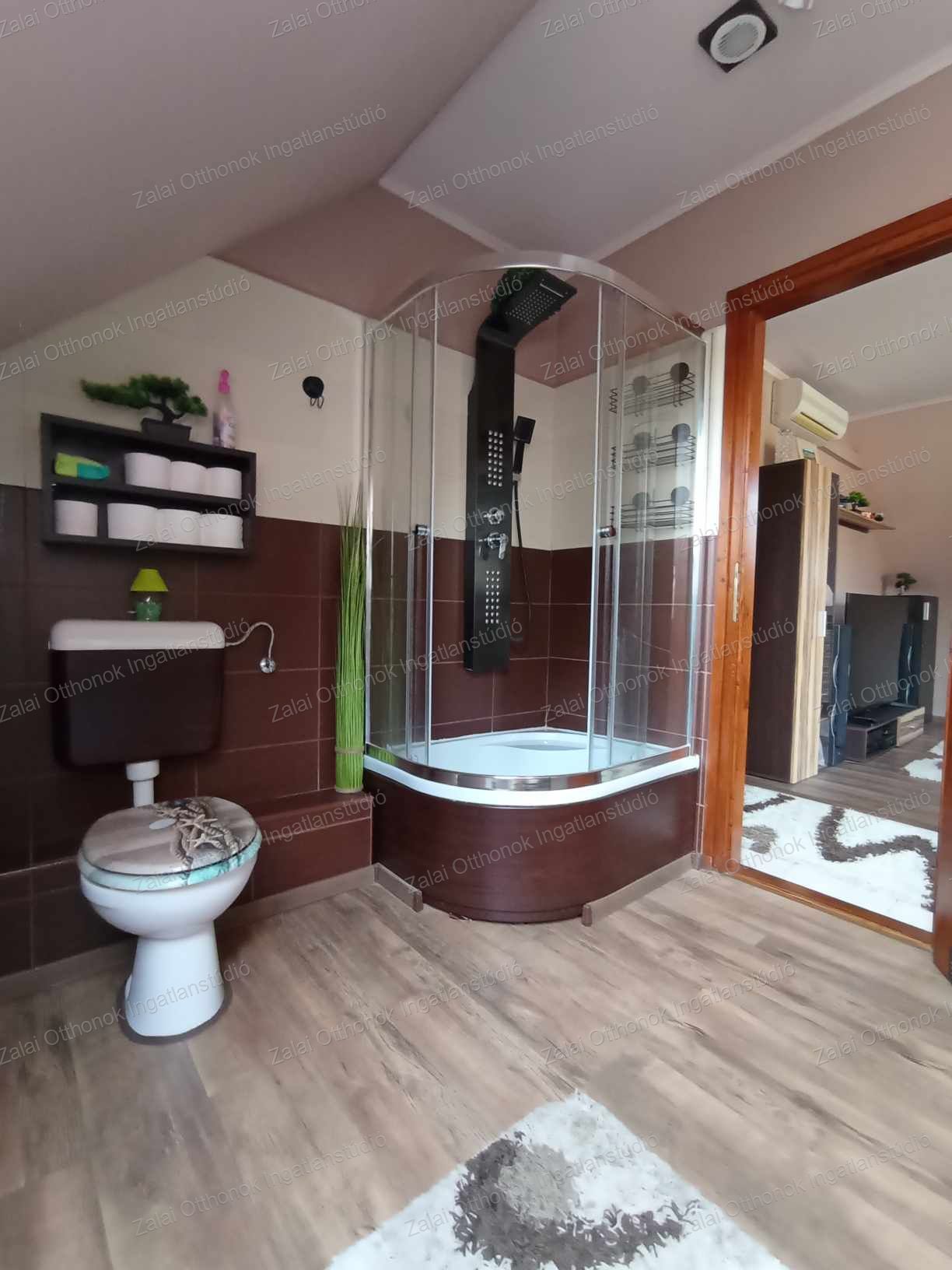A fájl már létezik a célhelyen: import/kepek/vizjeles_5524731.jpg
For sale house Kehidakustány  248 m<sup>2</sup> 94.9 millió Ft