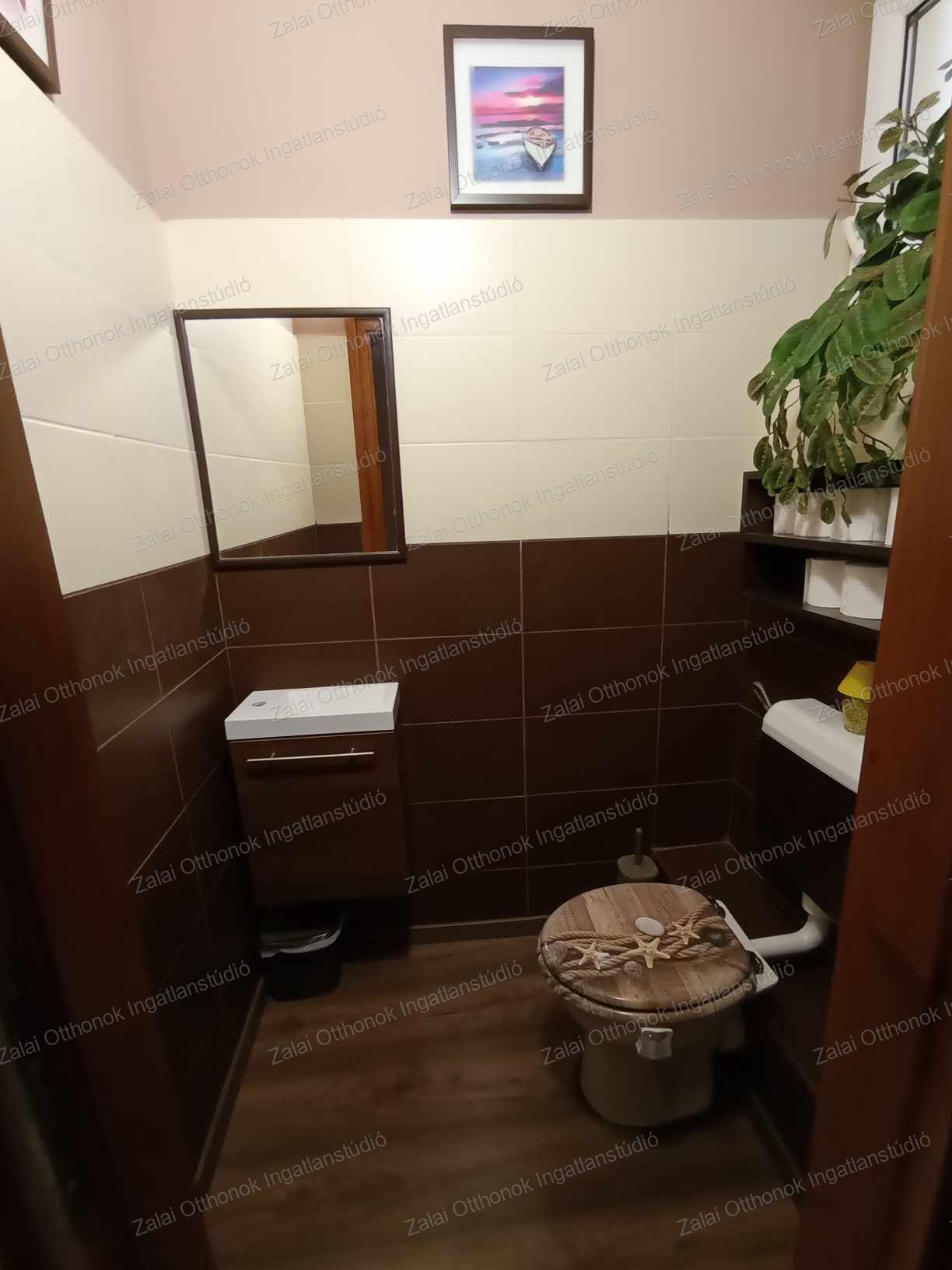 A fájl már létezik a célhelyen: import/kepek/vizjeles_5524733.jpg
For sale house Kehidakustány  248 m<sup>2</sup> 94.9 millió Ft