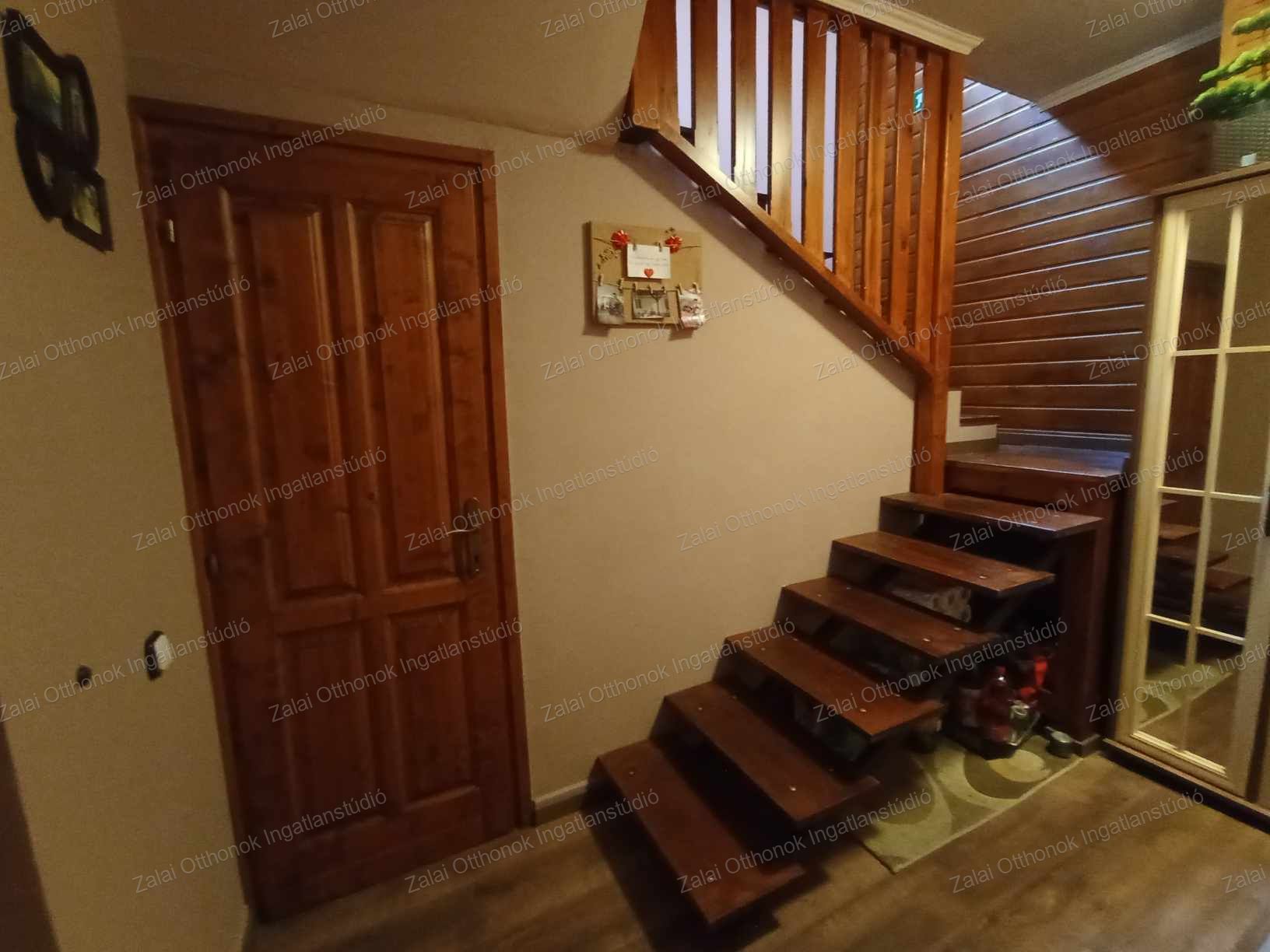 A fájl már létezik a célhelyen: import/kepek/vizjeles_5524734.jpg
For sale house Kehidakustány  248 m<sup>2</sup> 94.9 millió Ft