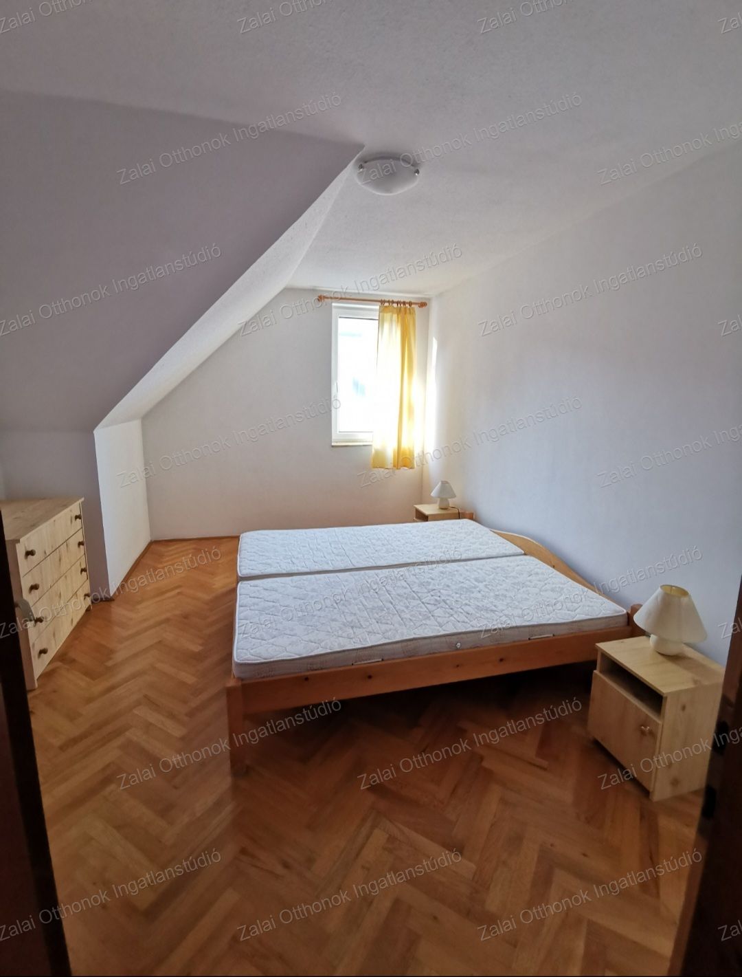 A fájl már létezik a célhelyen: import/kepek/vizjeles_5524736.jpg
For sale house Kehidakustány  248 m<sup>2</sup> 94.9 millió Ft