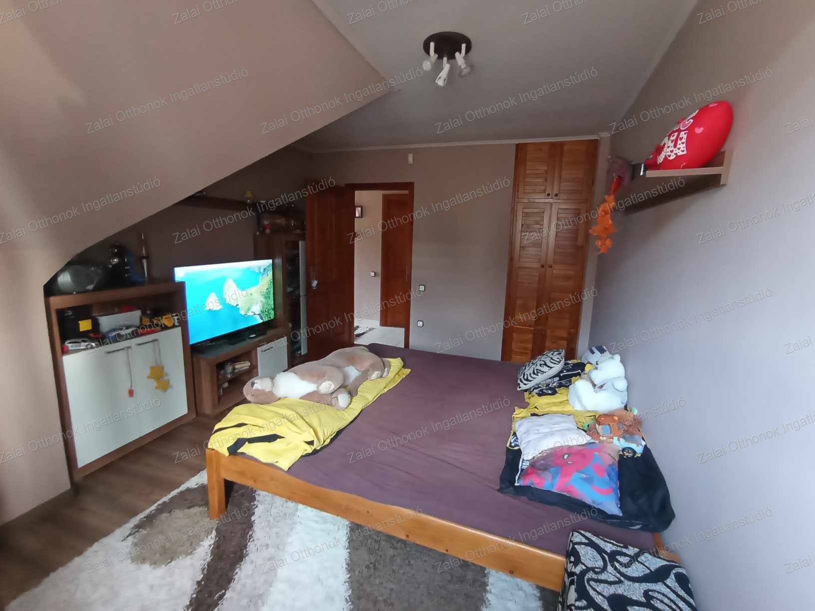 A fájl már létezik a célhelyen: import/kepek/vizjeles_5524737.jpg
For sale house Kehidakustány  248 m<sup>2</sup> 94.9 millió Ft