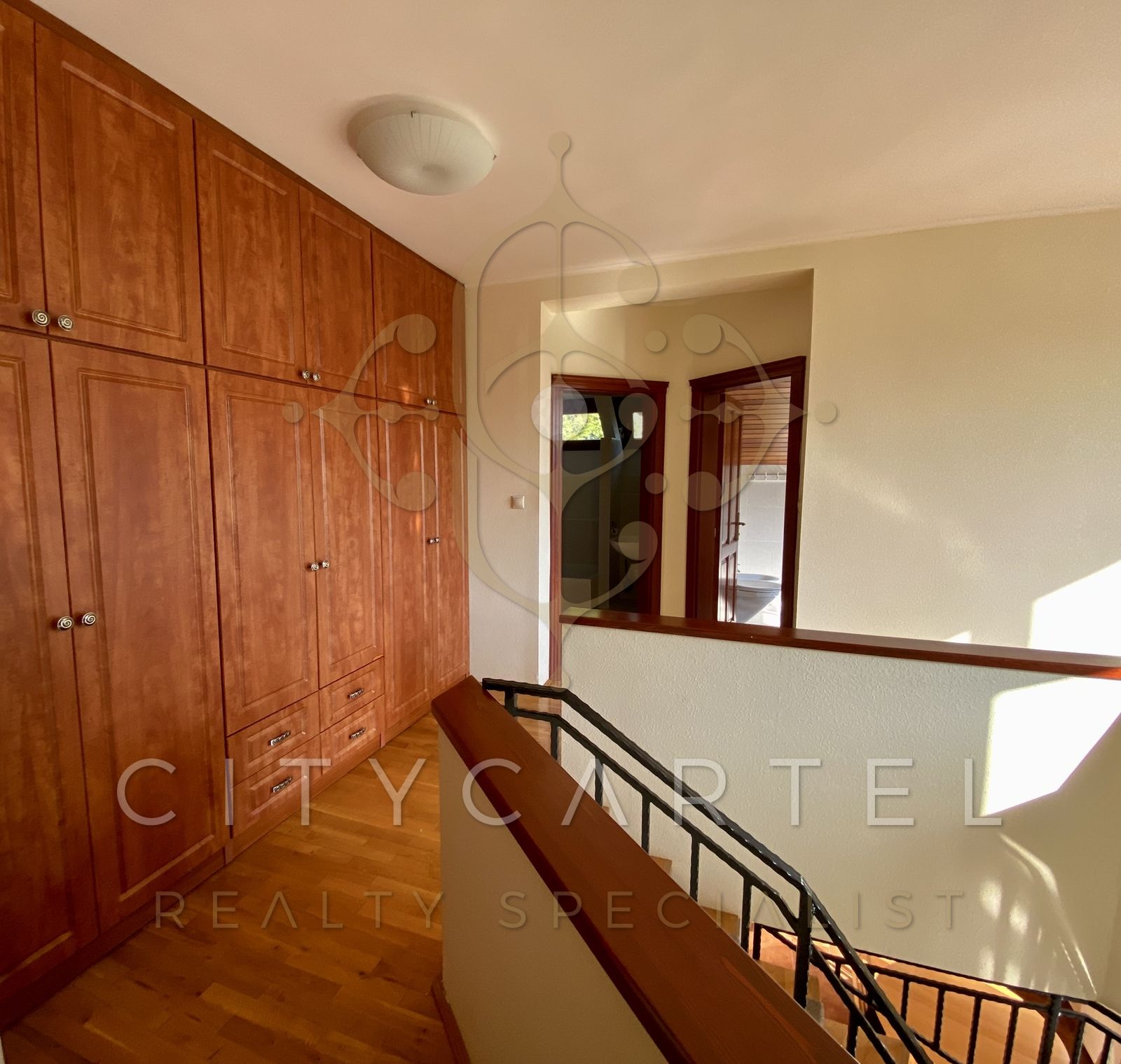 A fájl már létezik a célhelyen: import/kepek/vizjeles_5525557.jpg
For sale flat Budapest, XII. kerület  170 m<sup>2</sup> 1800 EUR