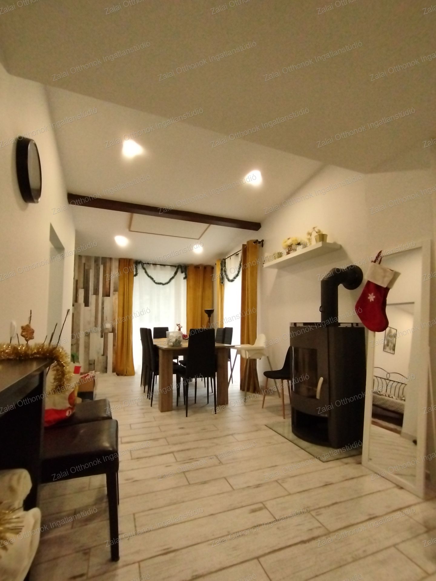 A fájl már létezik a célhelyen: import/kepek/vizjeles_5538051.jpg
For sale recreational home, summer house Balatonberény  115 m<sup>2</sup> 124.9 millió Ft