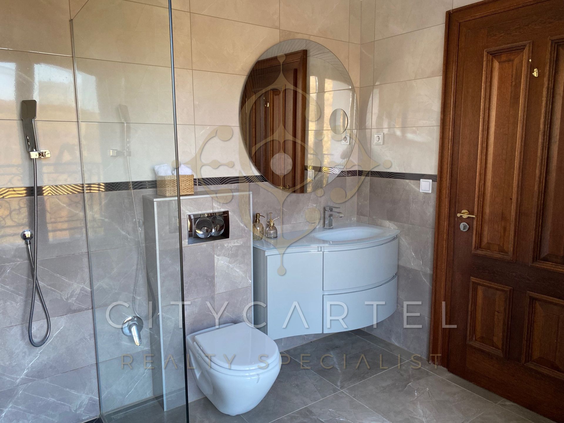 A fájl már létezik a célhelyen: import/kepek/vizjeles_5538643.jpg
Eladó Villa, kastély, kúria Budajenő  1200 m<sup>2</sup> 7200000 EUR